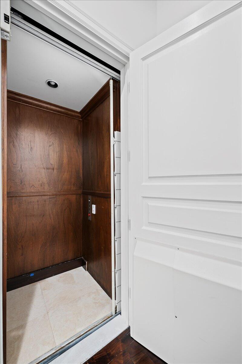 KENSINGTON - Residential