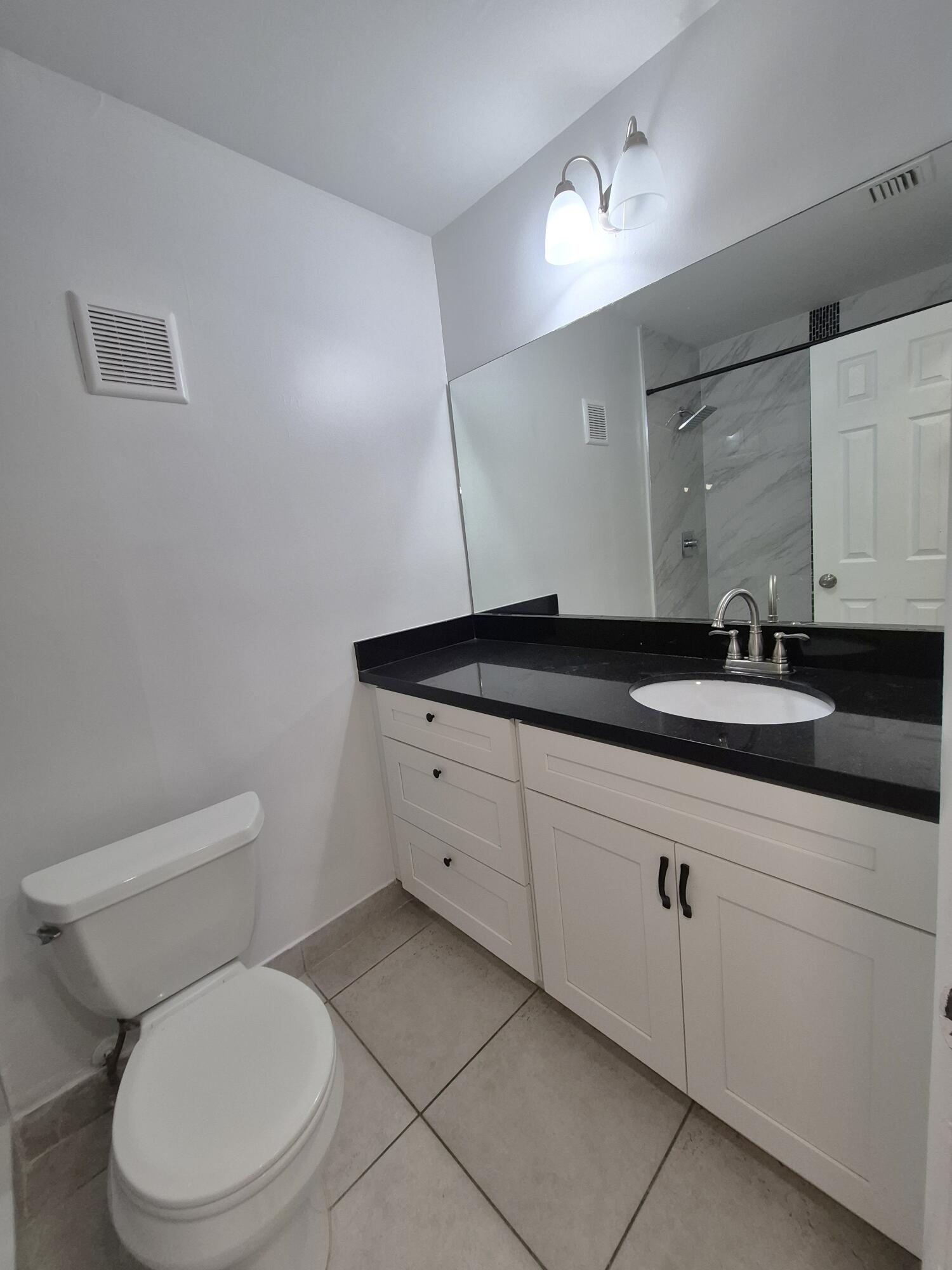 LAKEWOOD ON THE GREEN SEC 2 - Residential Lease
