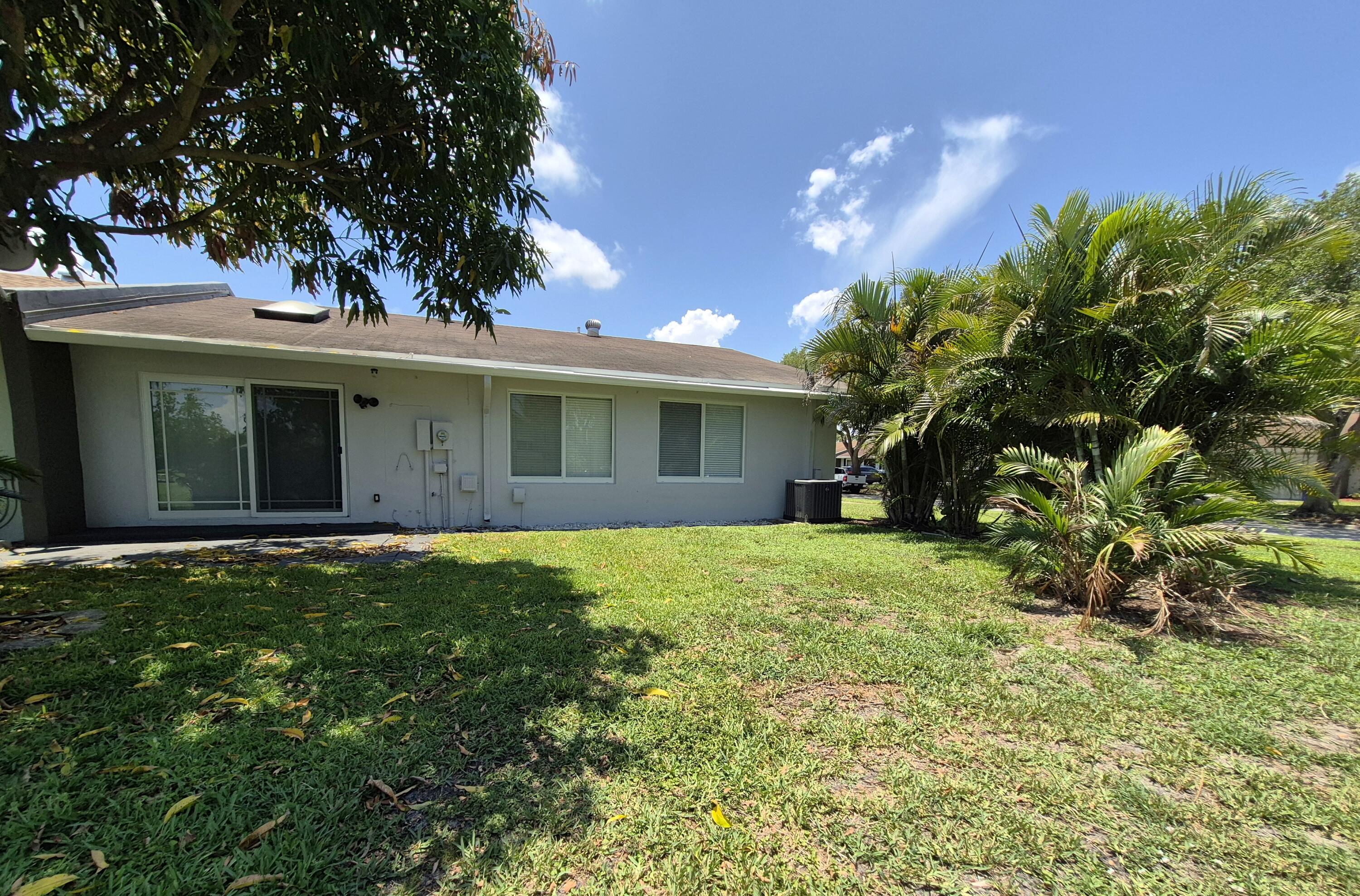 LAKEWOOD ON THE GREEN SEC 2 - Residential Lease