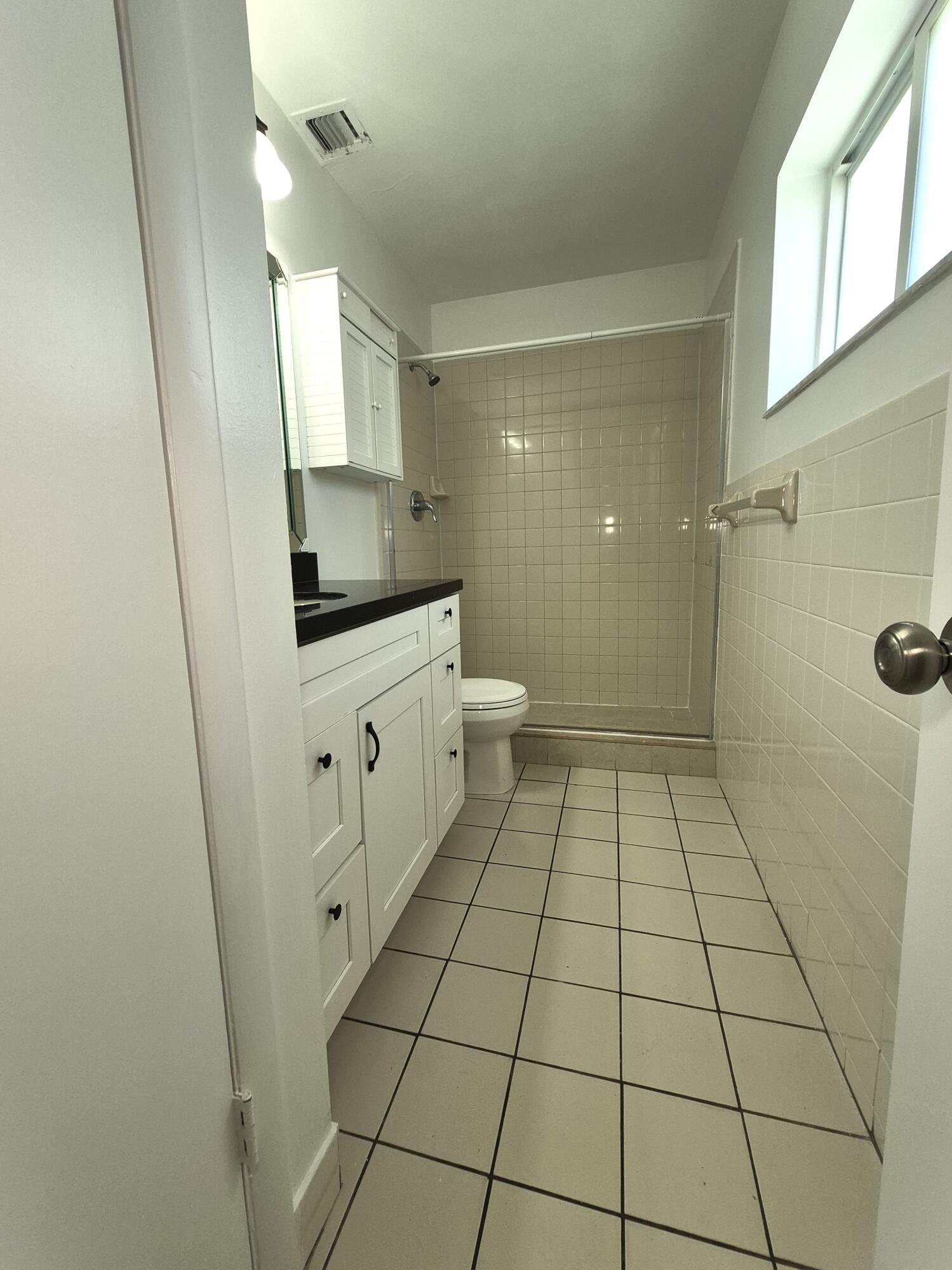 LAKEWOOD ON THE GREEN SEC 2 - Residential Lease