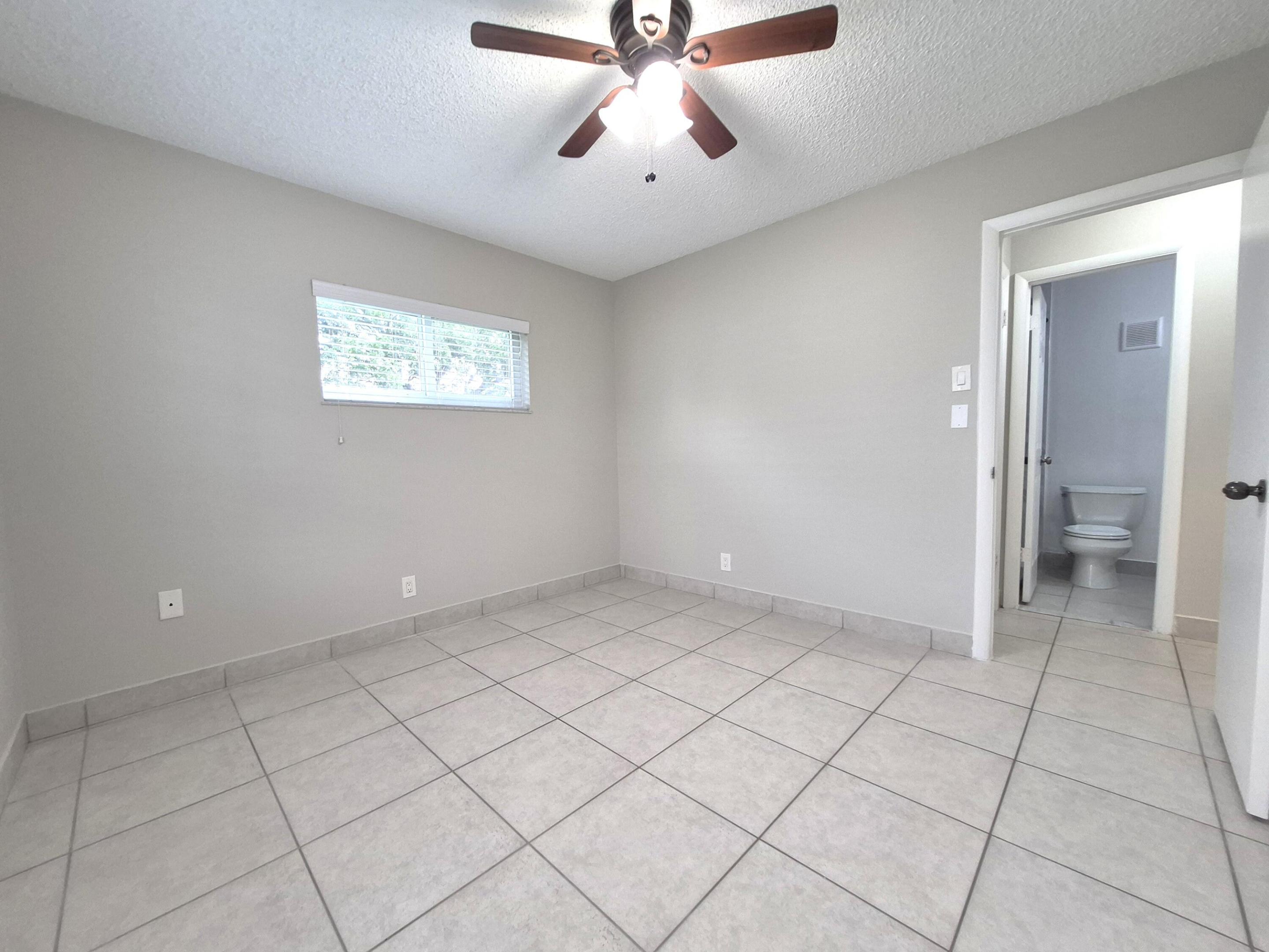 LAKEWOOD ON THE GREEN SEC 2 - Residential Lease