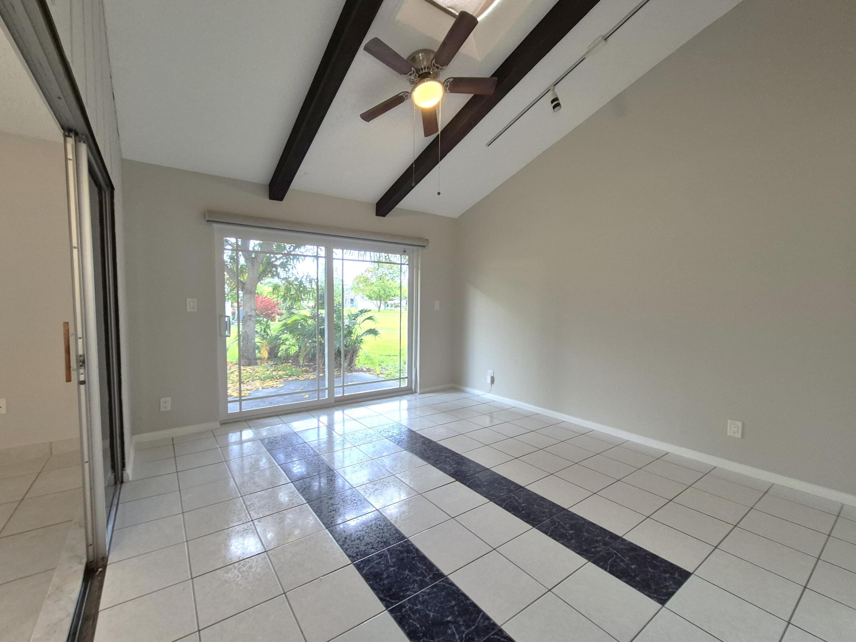 LAKEWOOD ON THE GREEN SEC 2 - Residential Lease