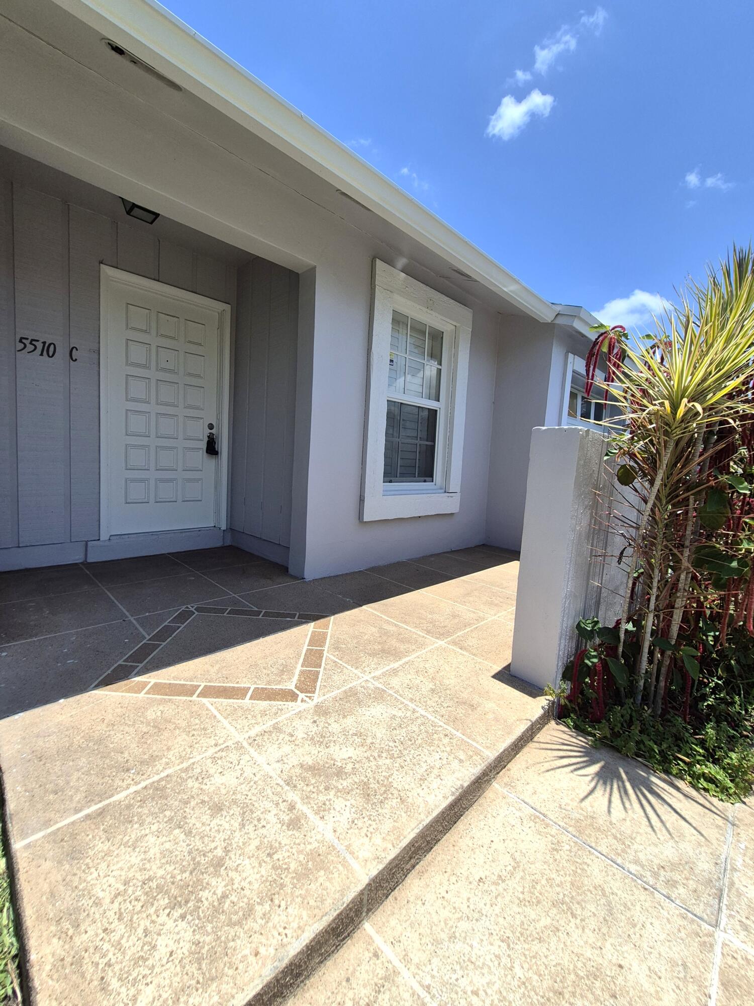 LAKEWOOD ON THE GREEN SEC 2 - Residential Lease
