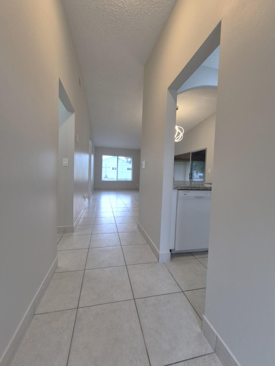 LAKEWOOD ON THE GREEN SEC 2 - Residential Lease
