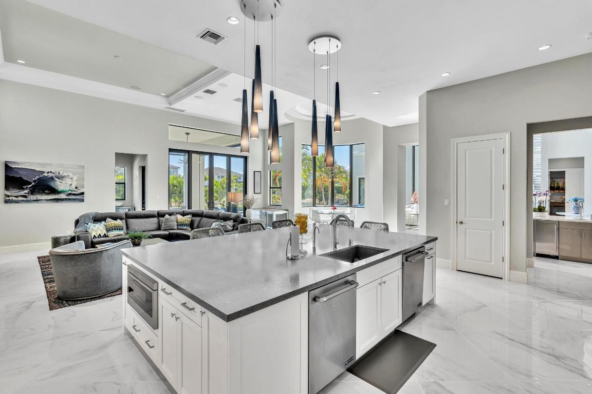ROYAL PALM POLO - Residential