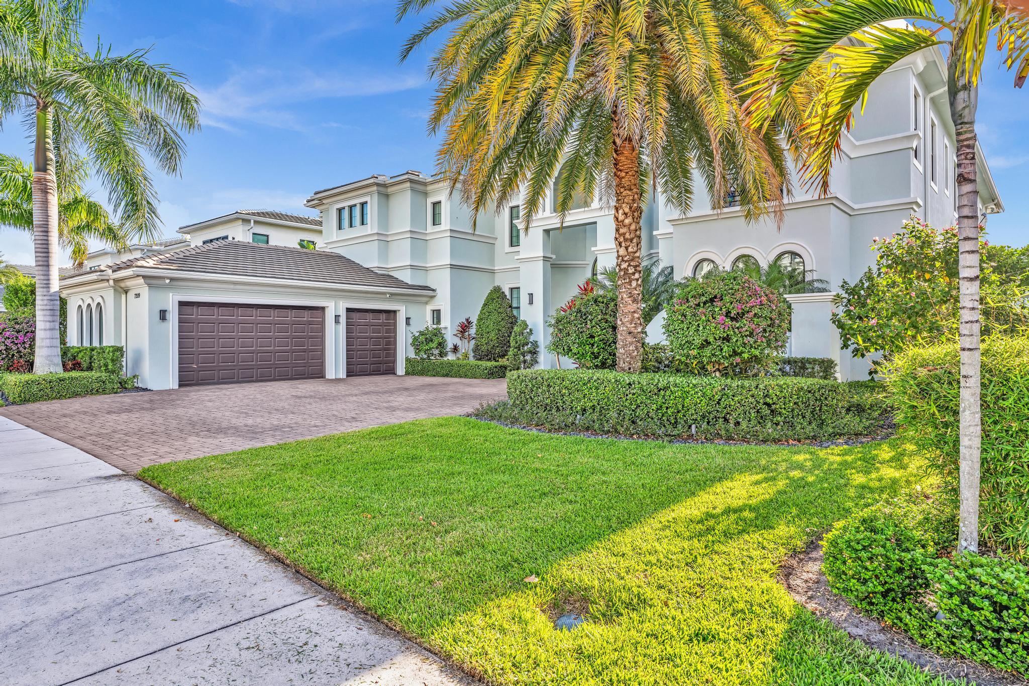 ROYAL PALM POLO - Residential