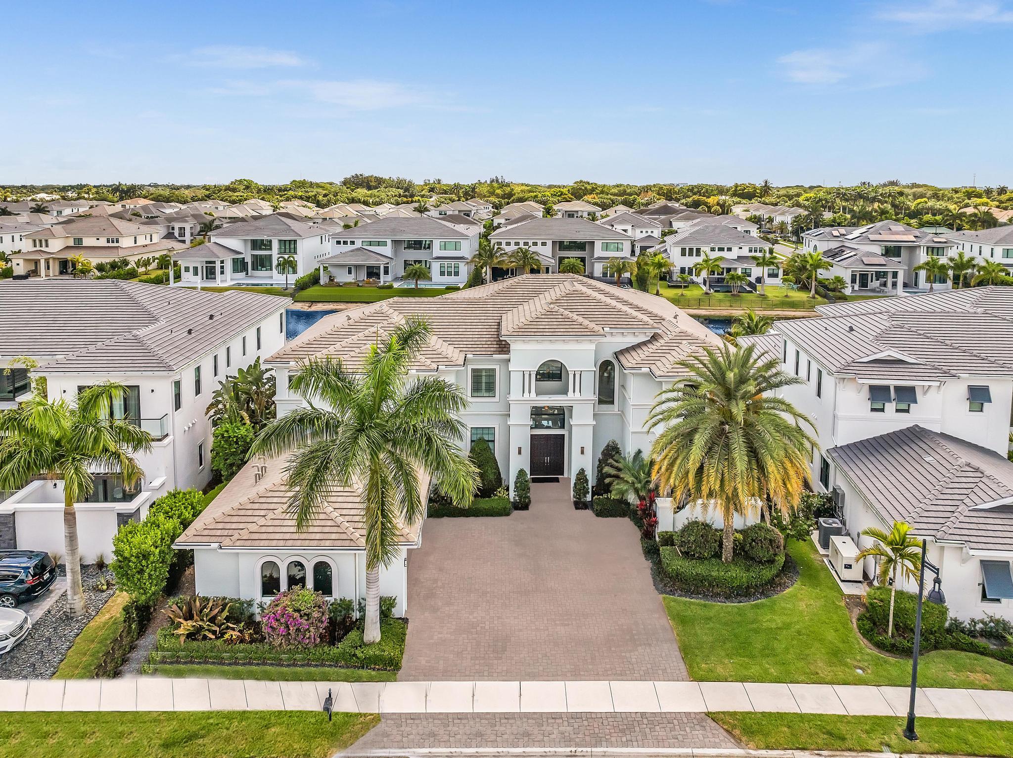 ROYAL PALM POLO - Residential