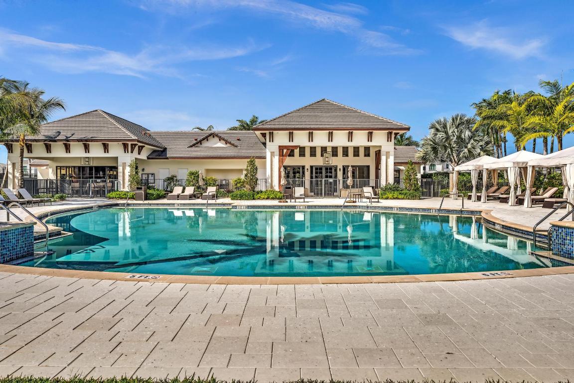 ROYAL PALM POLO - Residential