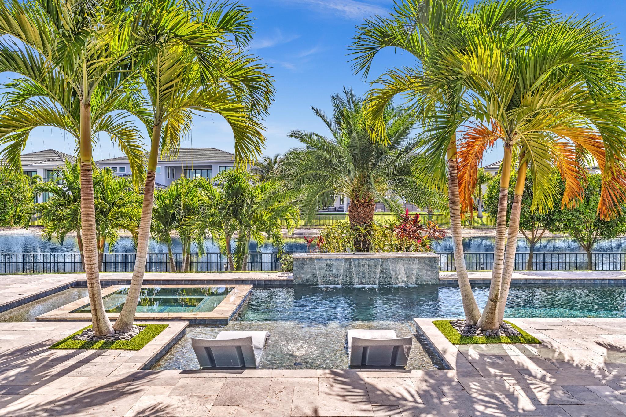 ROYAL PALM POLO - Residential