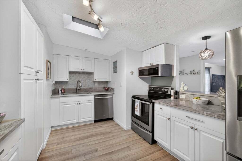 PALM BEACH CABANA COLONY 1 - Residential