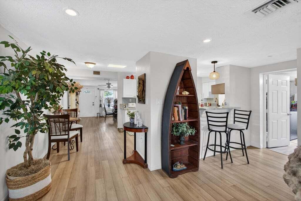 PALM BEACH CABANA COLONY 1 - Residential