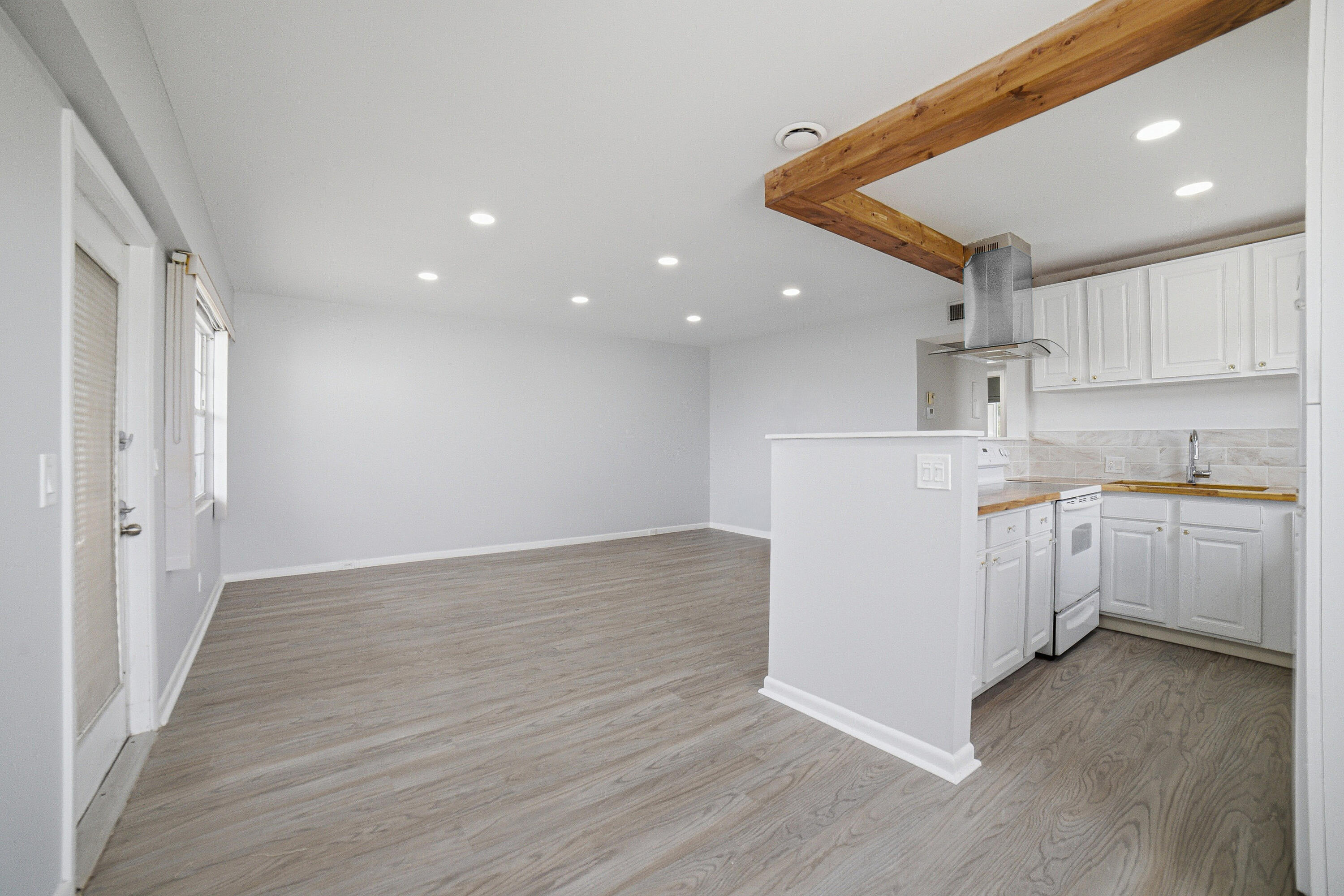FANSHAW AT CENTURY VILLAGE CONDO - Residential Lease