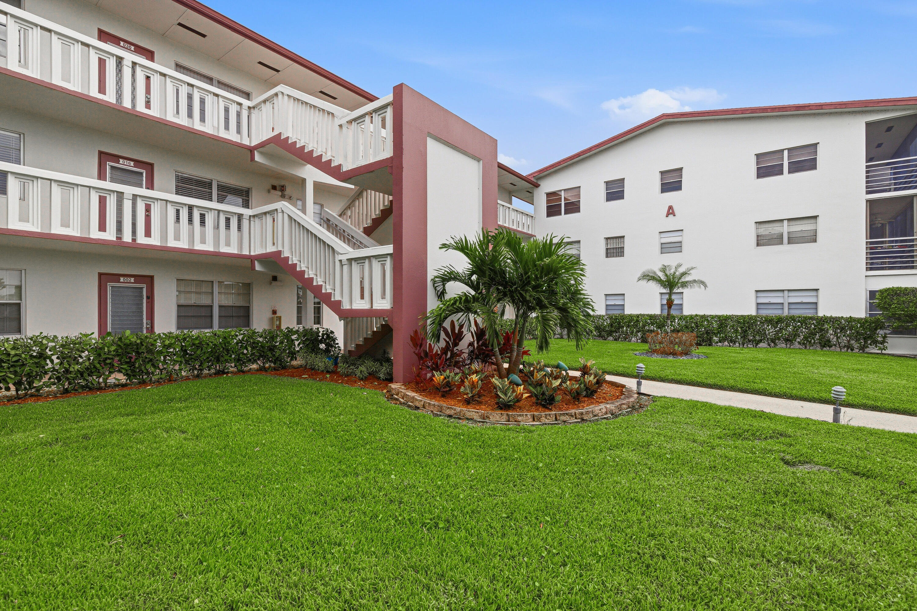 FANSHAW AT CENTURY VILLAGE CONDO - Residential Lease