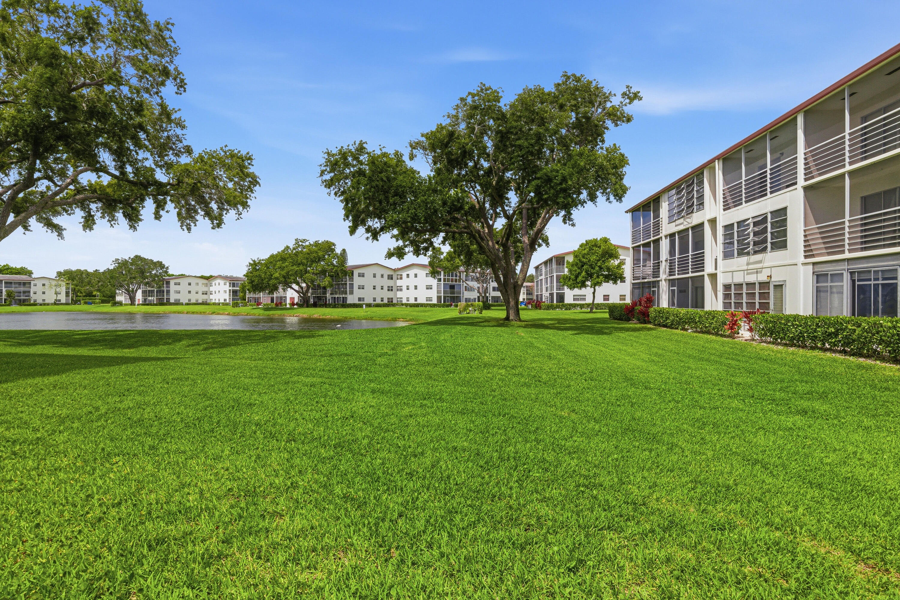 FANSHAW AT CENTURY VILLAGE CONDO - Residential Lease