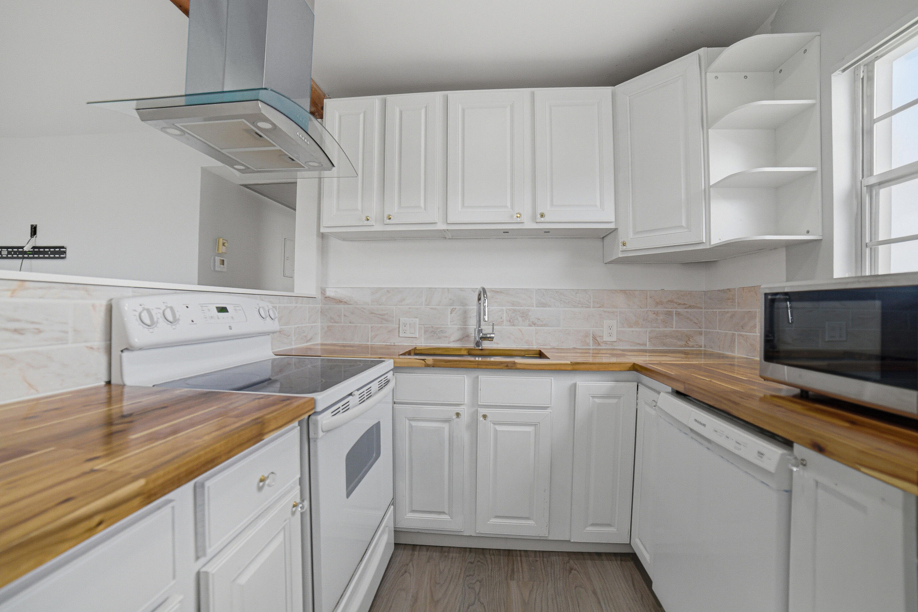 FANSHAW AT CENTURY VILLAGE CONDO - Residential Lease
