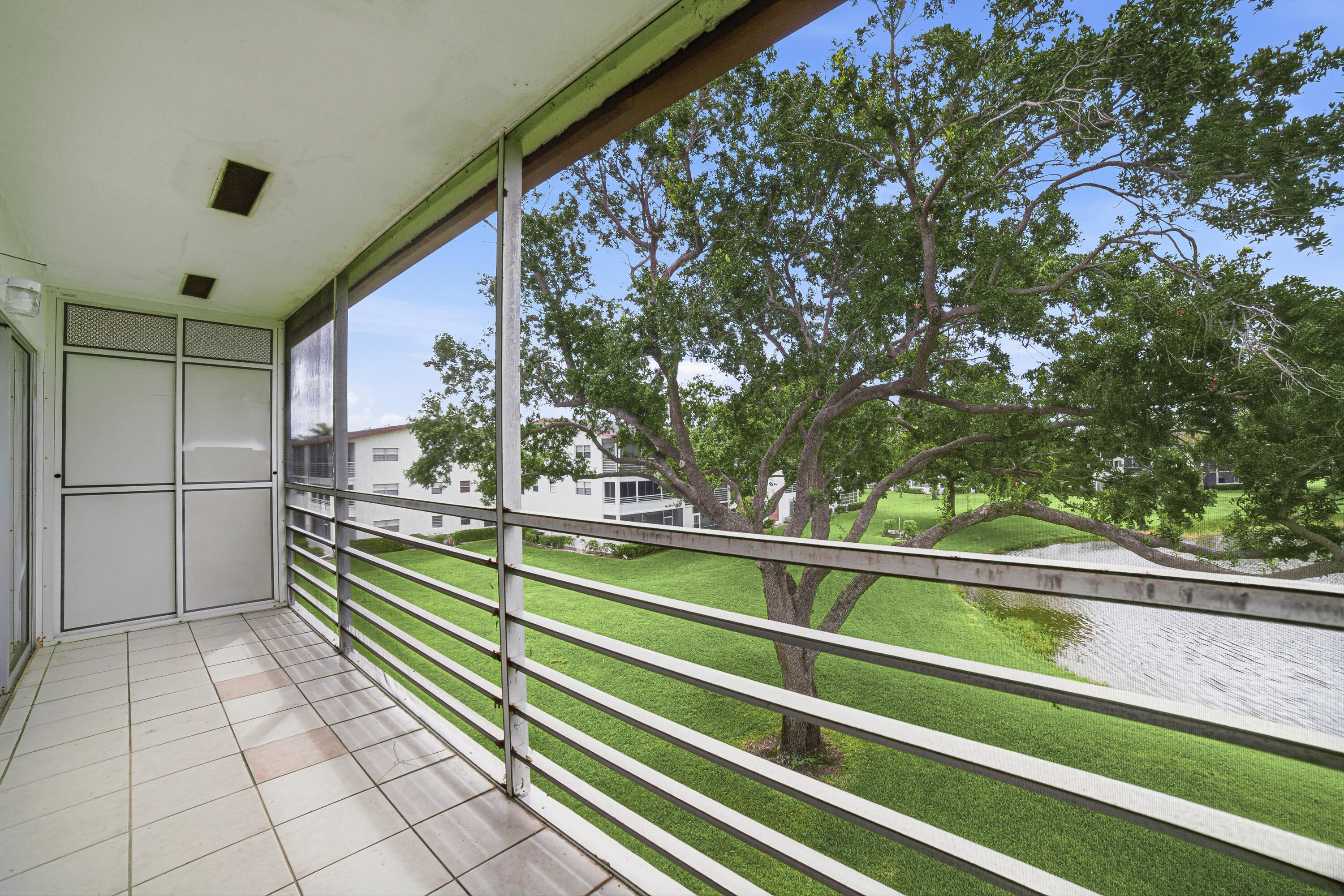 FANSHAW AT CENTURY VILLAGE CONDO - Residential Lease