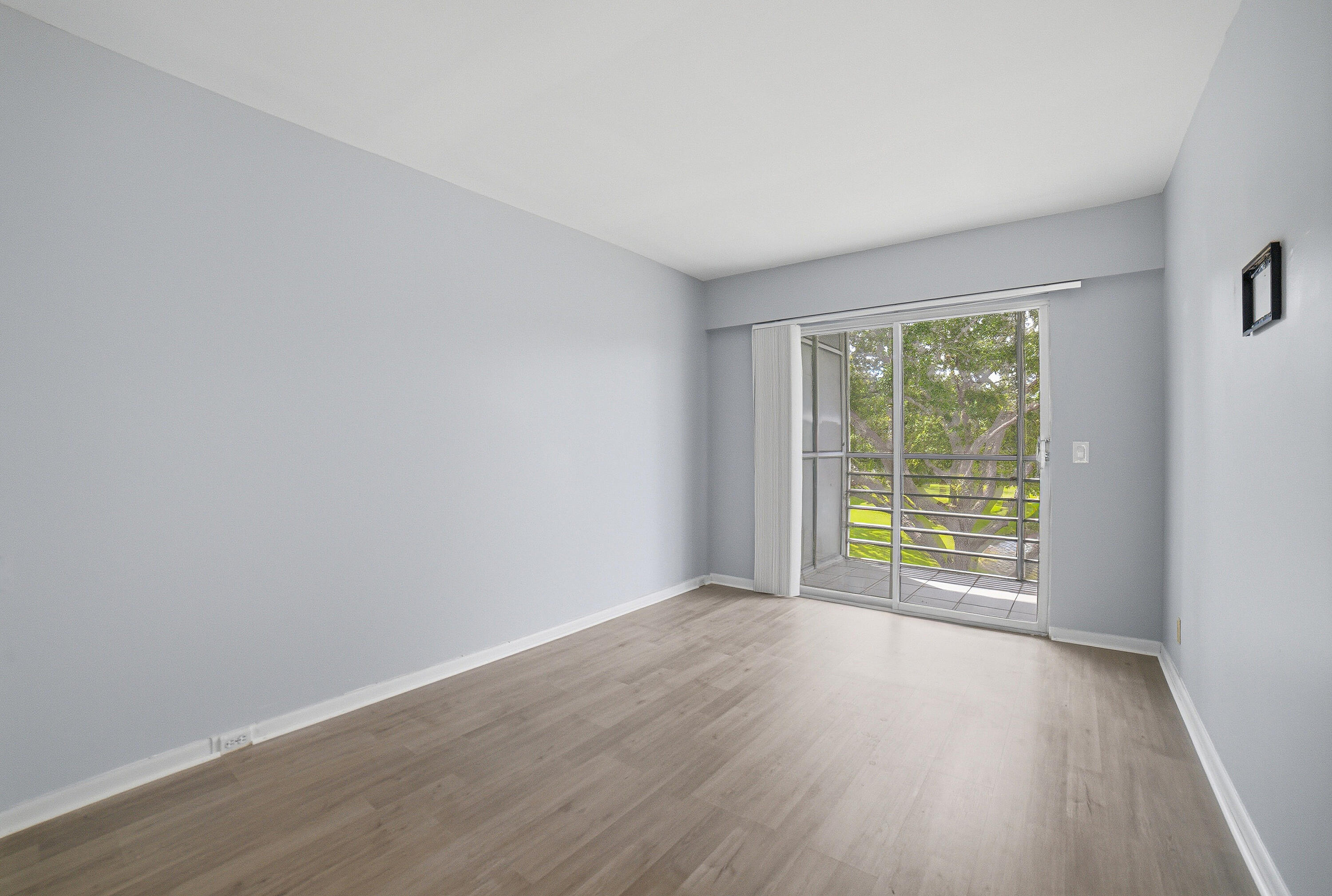 FANSHAW AT CENTURY VILLAGE CONDO - Residential Lease