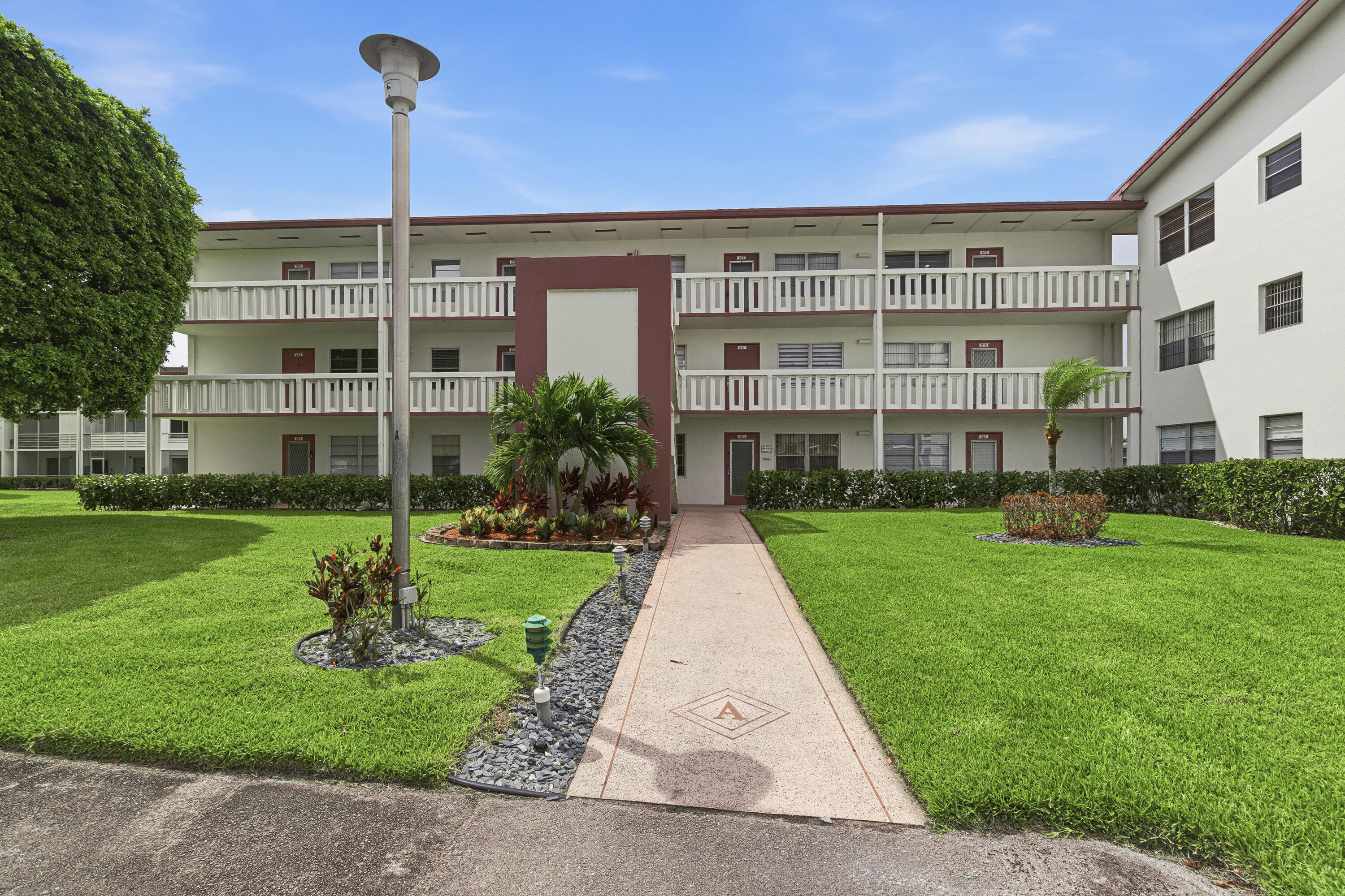 FANSHAW AT CENTURY VILLAGE CONDO - Residential Lease
