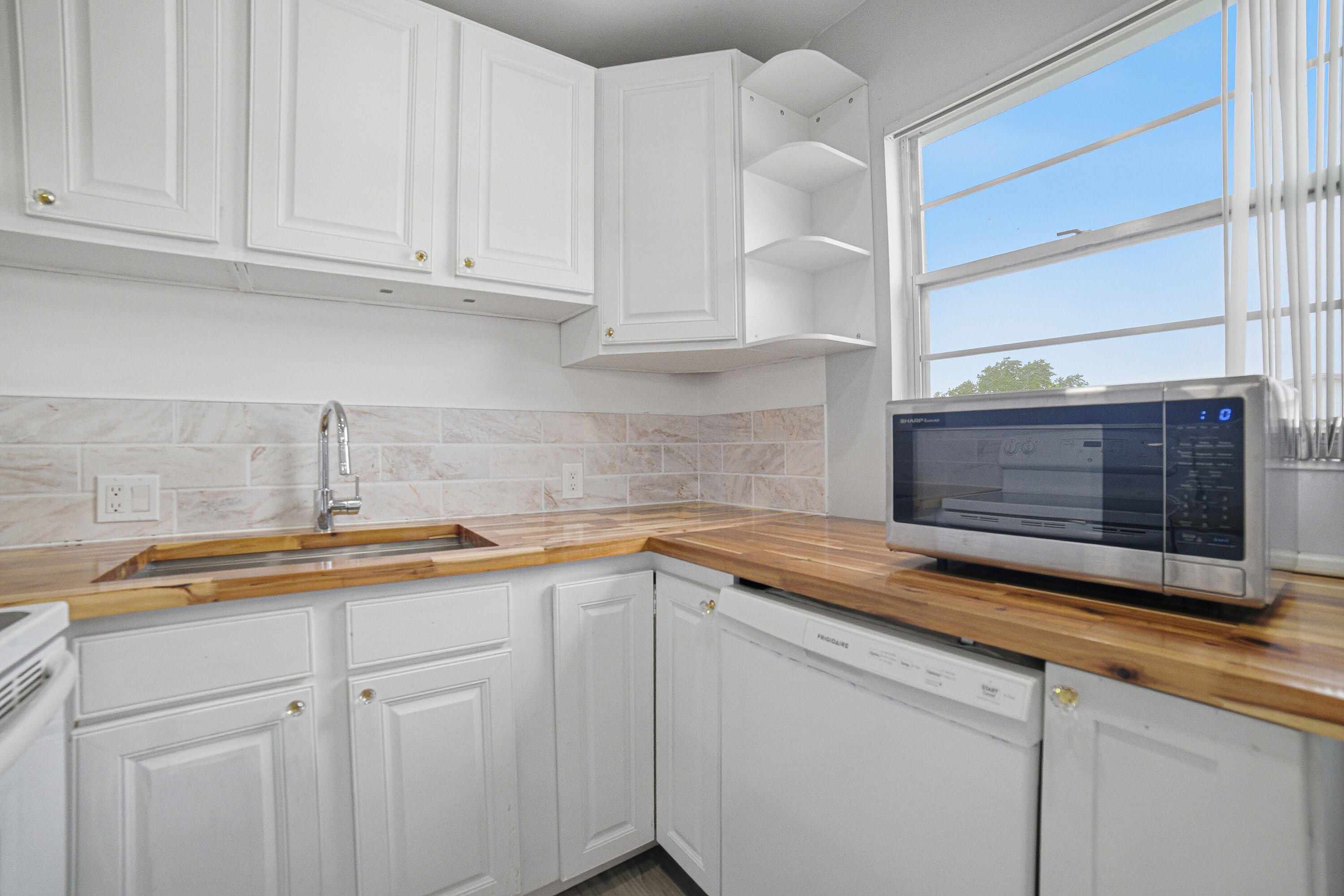 FANSHAW AT CENTURY VILLAGE CONDO - Residential Lease