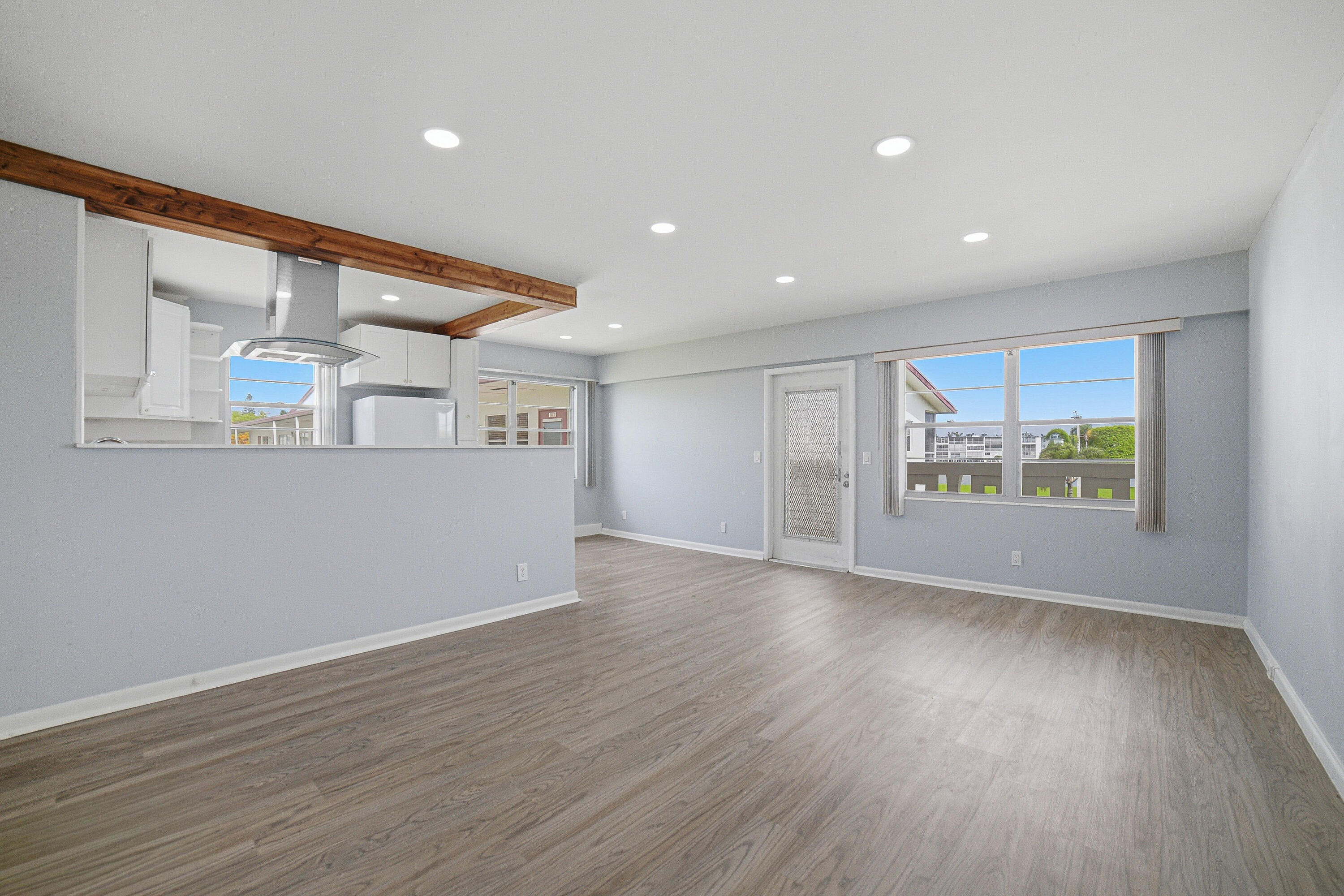 FANSHAW AT CENTURY VILLAGE CONDO - Residential Lease