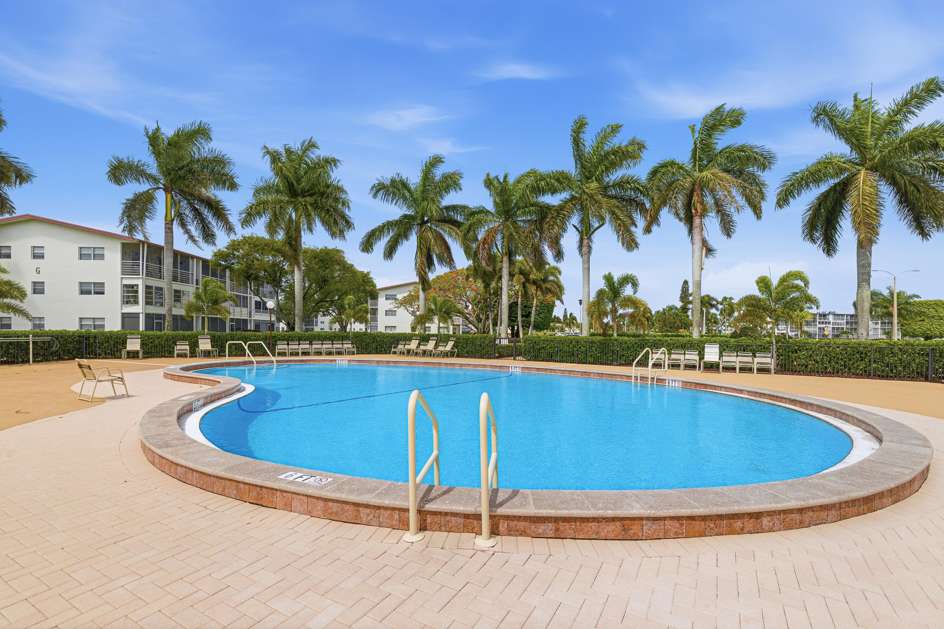 FANSHAW AT CENTURY VILLAGE CONDO - Residential Lease
