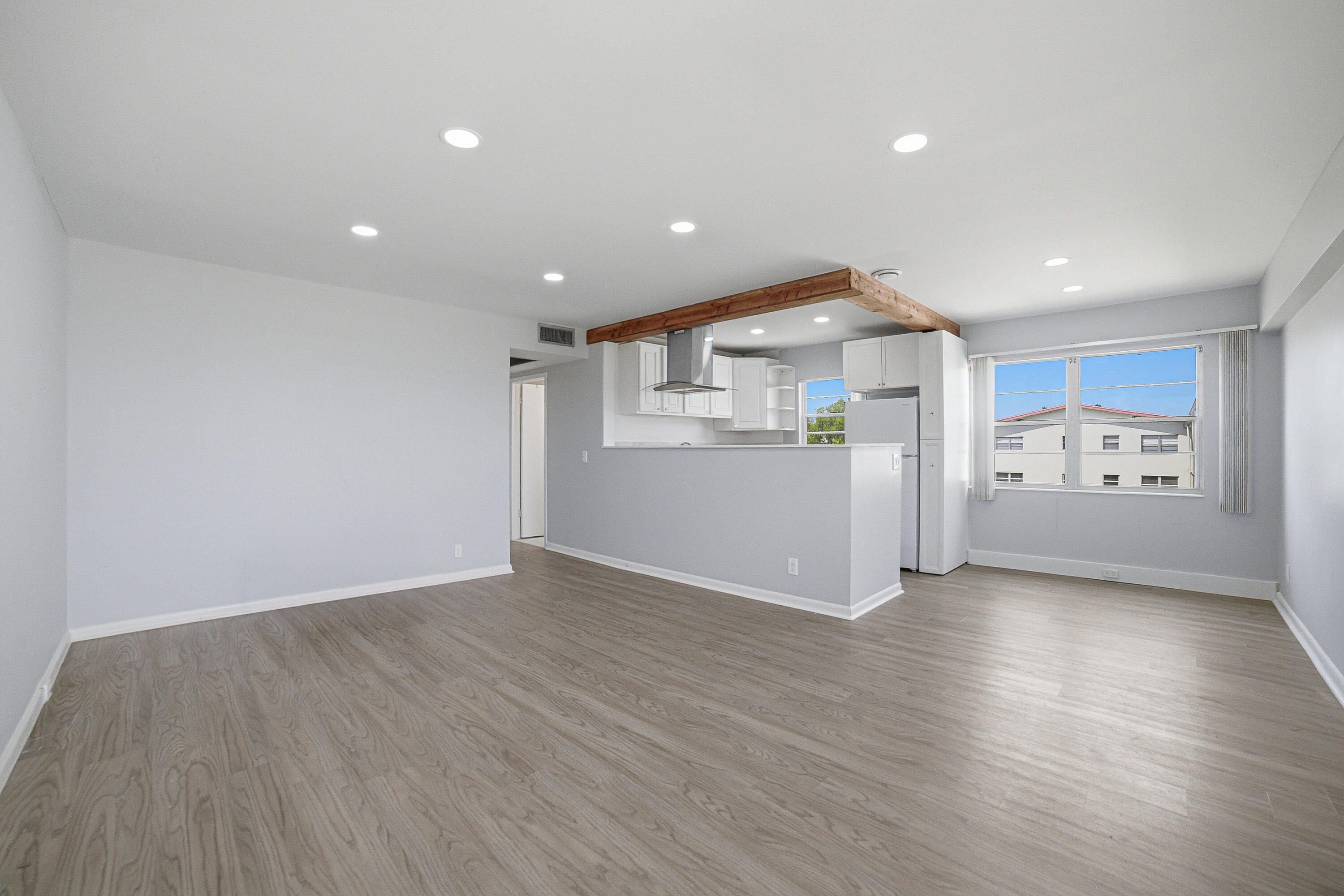 FANSHAW AT CENTURY VILLAGE CONDO - Residential Lease