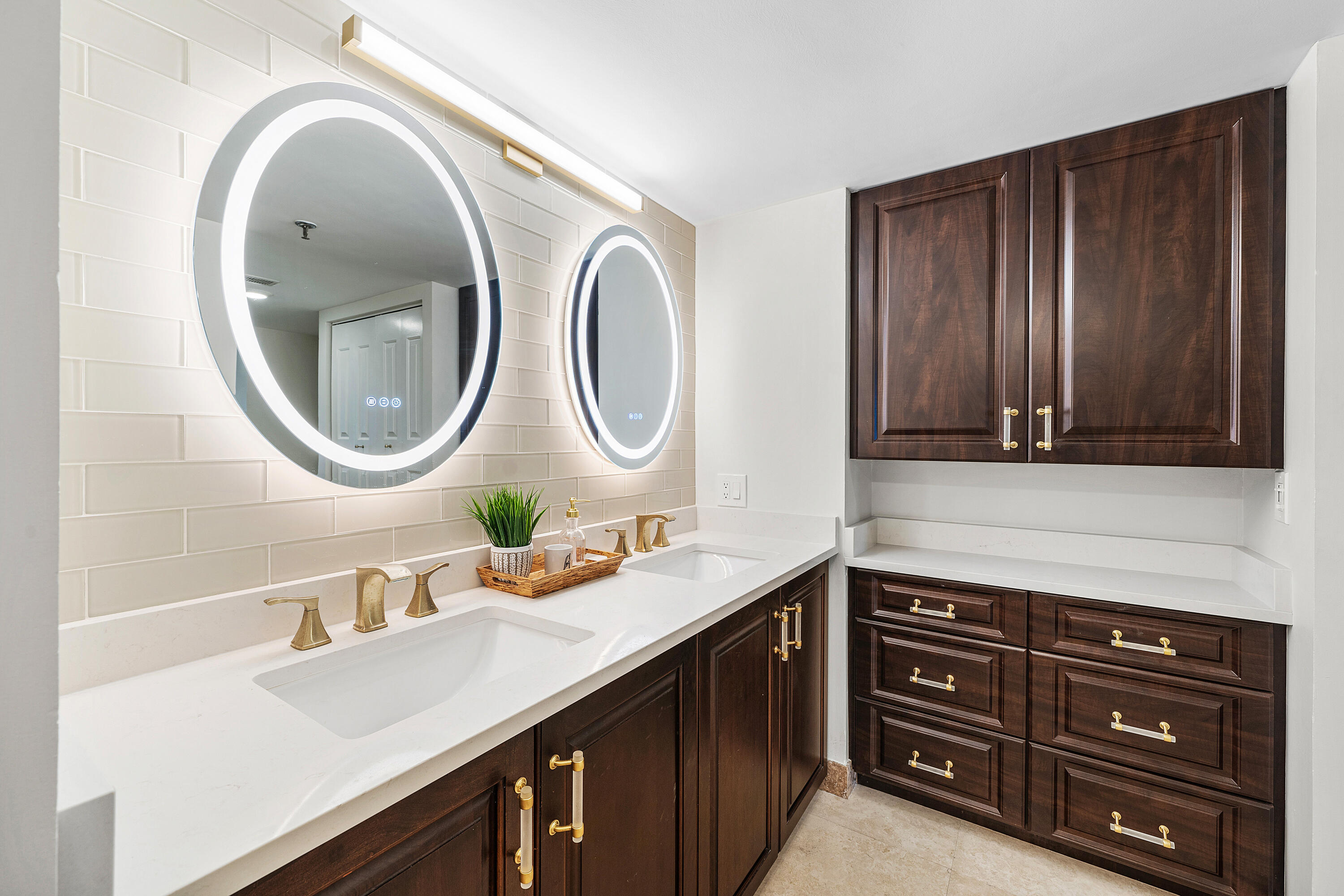 CARRON HOUSE CONDO - Residential