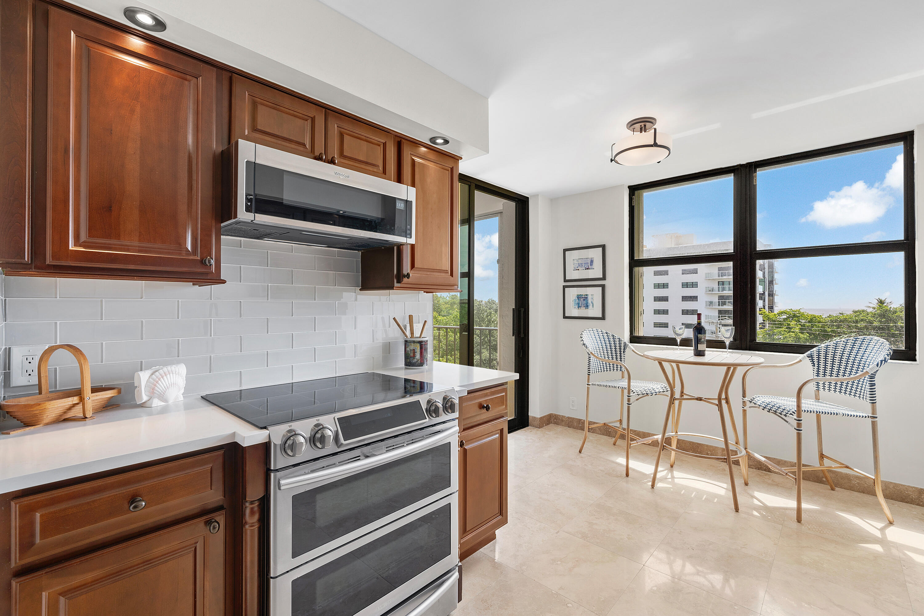 CARRON HOUSE CONDO - Residential