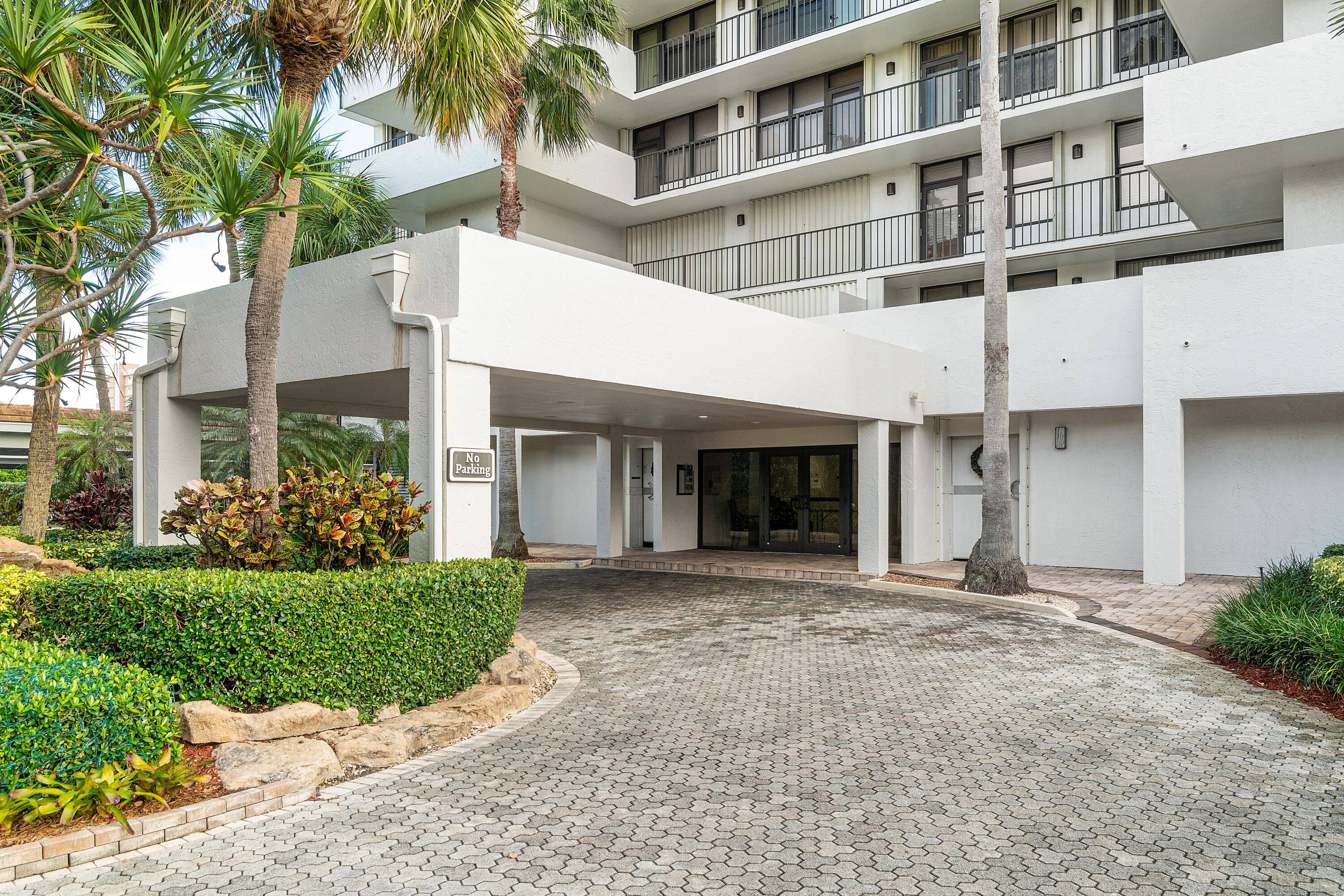 CARRON HOUSE CONDO - Residential
