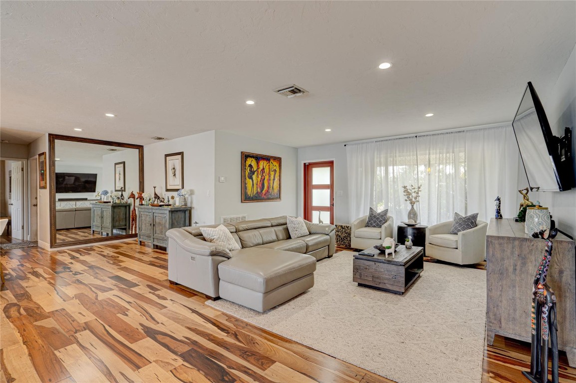 CORAL HEIGHTS SEC ONE - Residential