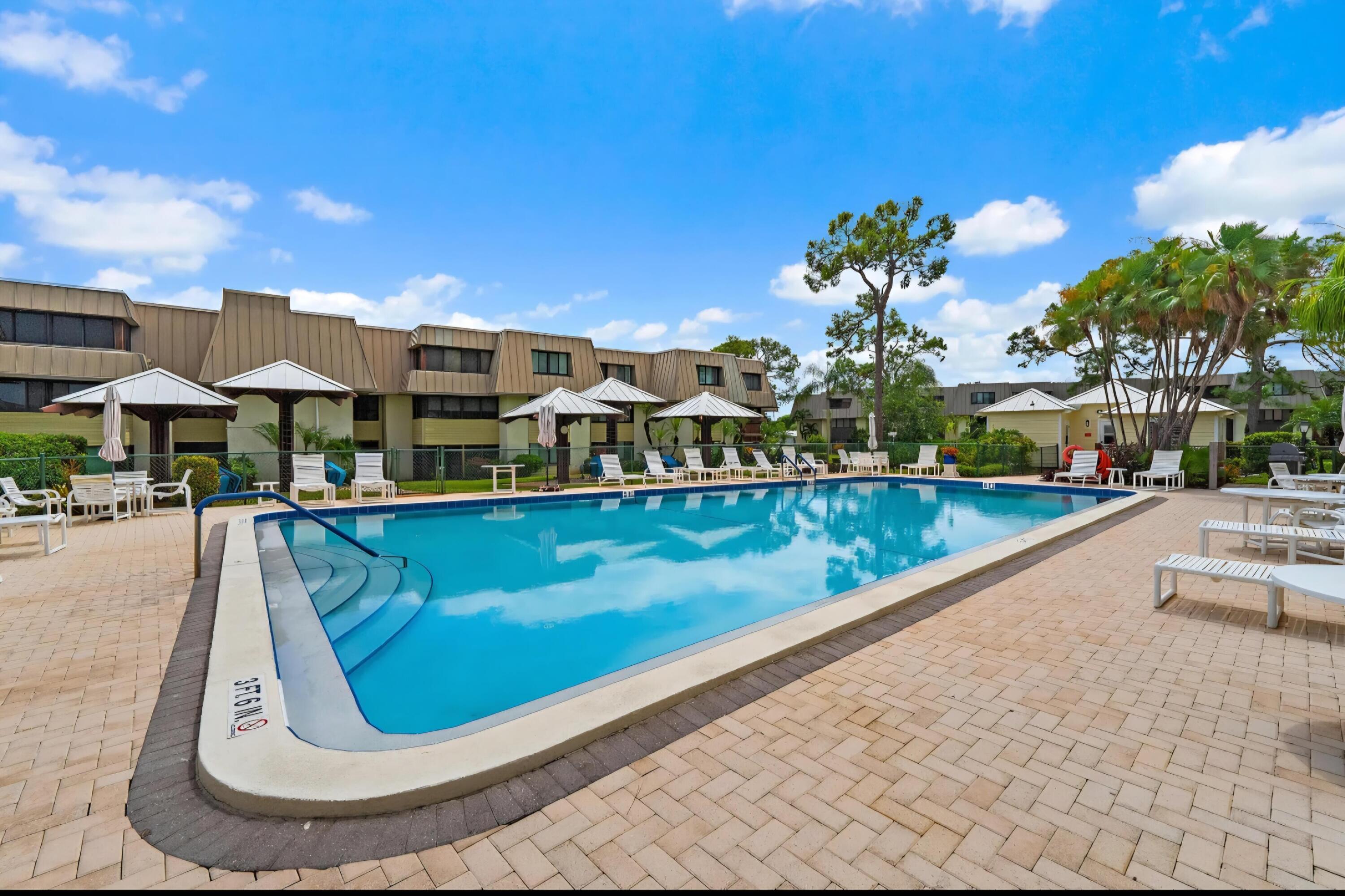 CONQUISTADOR CONDO - Residential