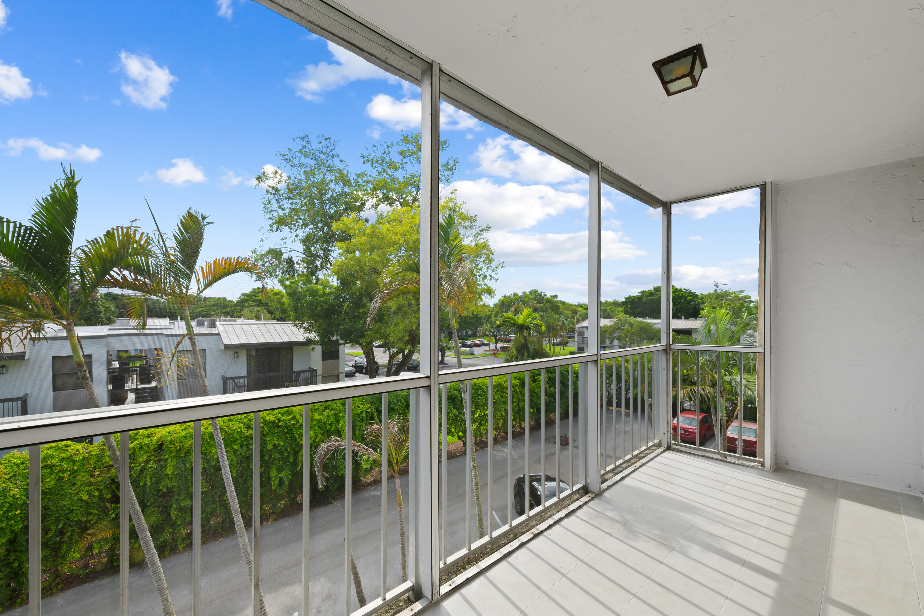 PLANTATION PINES CONDO - Residential