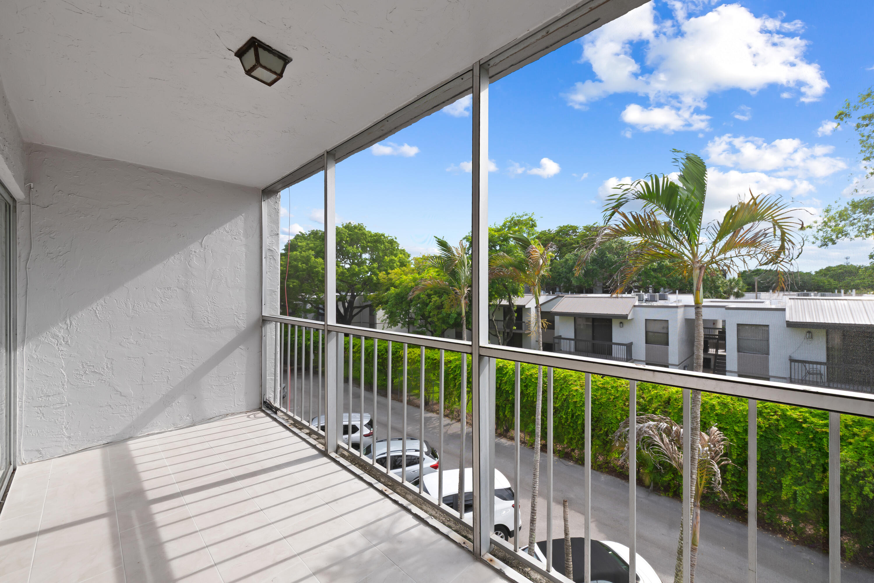 PLANTATION PINES CONDO - Residential