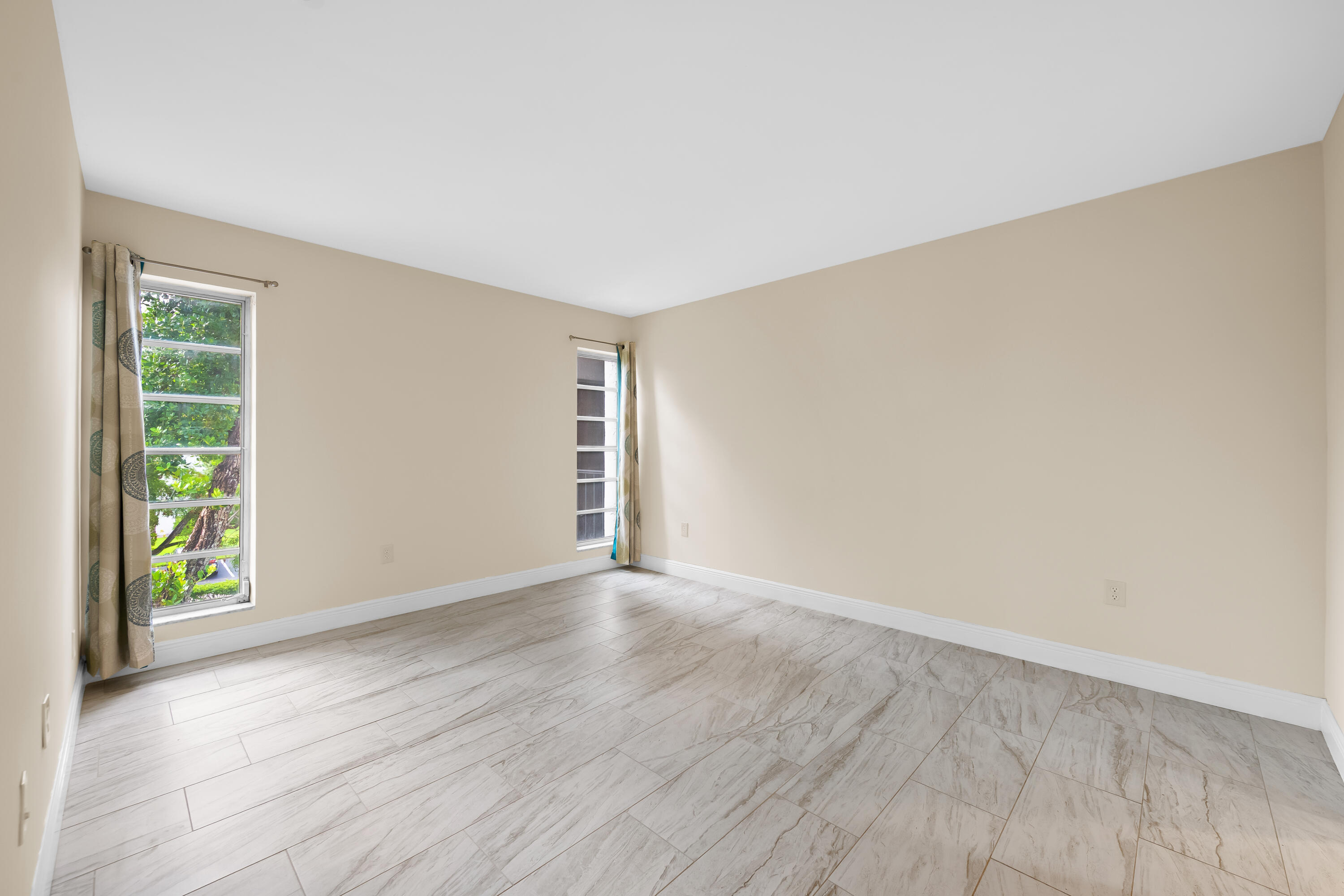 PLANTATION PINES CONDO - Residential