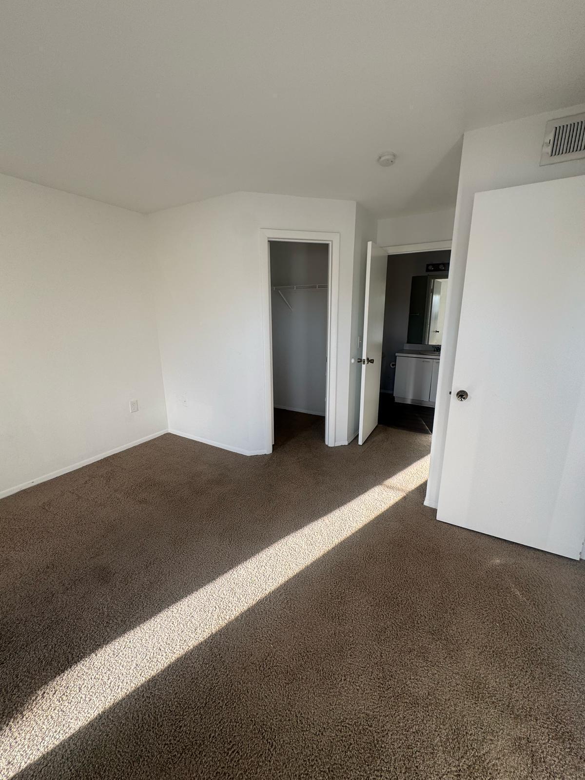 PALM LAKE CONDO - Residential Lease