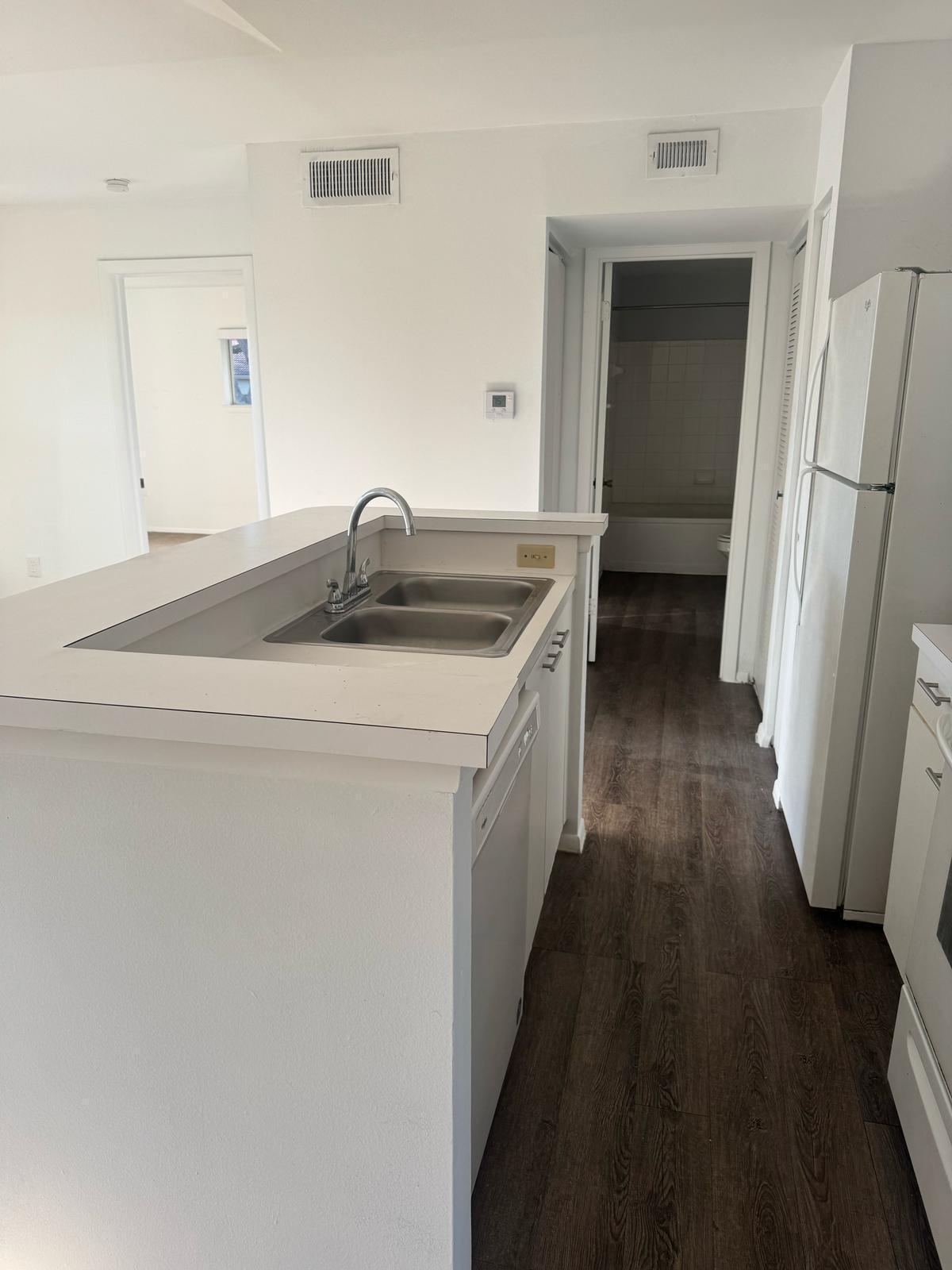 PALM LAKE CONDO - Residential Lease