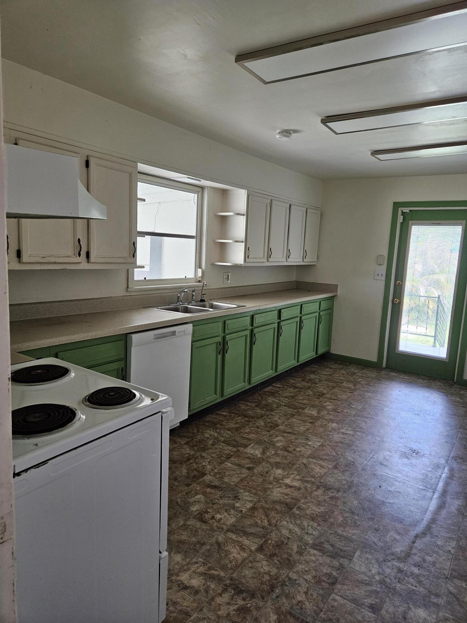 PINEHURST S/D BLK 2 LOTS 4 AND 5 (0.30 AC) (OR 367 - Residential
