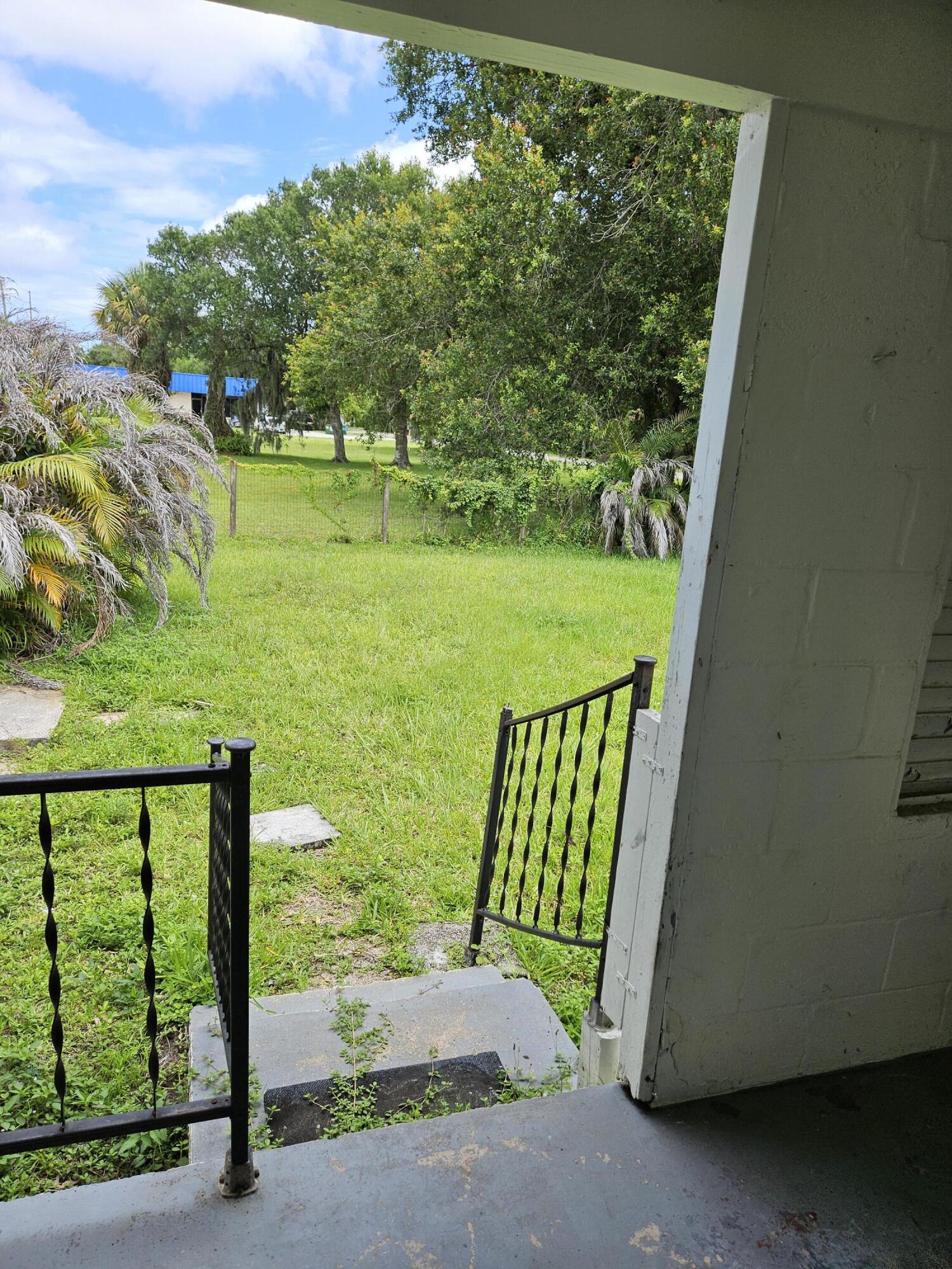 PINEHURST S/D BLK 2 LOTS 4 AND 5 (0.30 AC) (OR 367 - Residential
