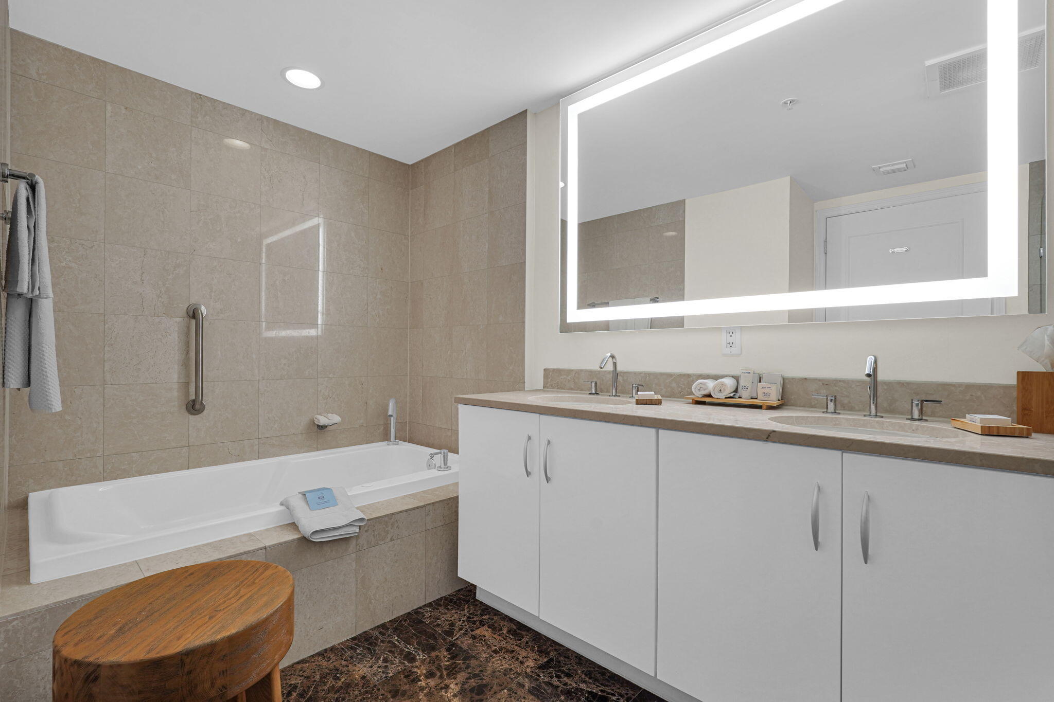 Q CLUB RESORT & RESIDENCES CONDO - Residential