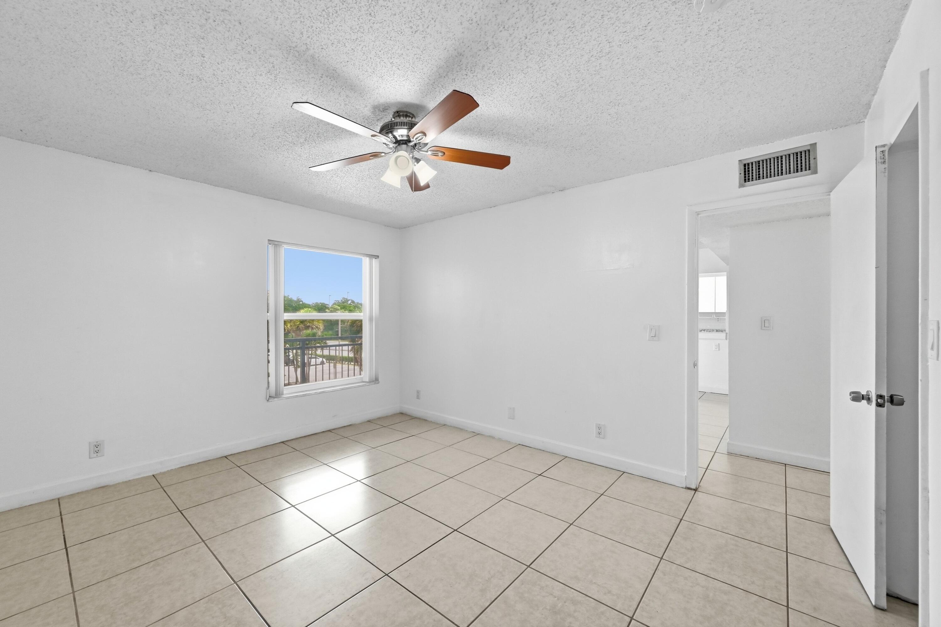 NEWPORT CONDO - Residential