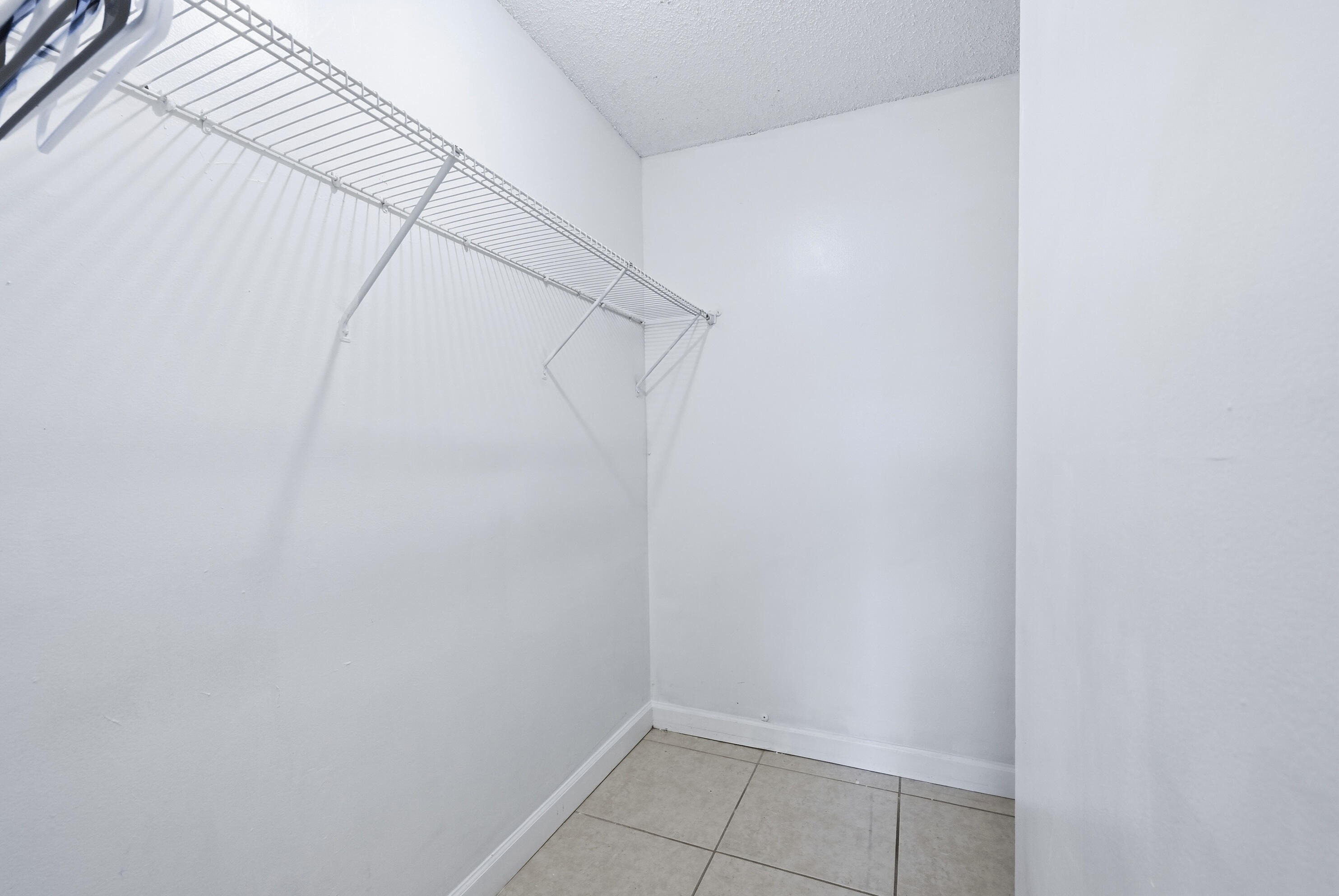 NEWPORT CONDO - Residential