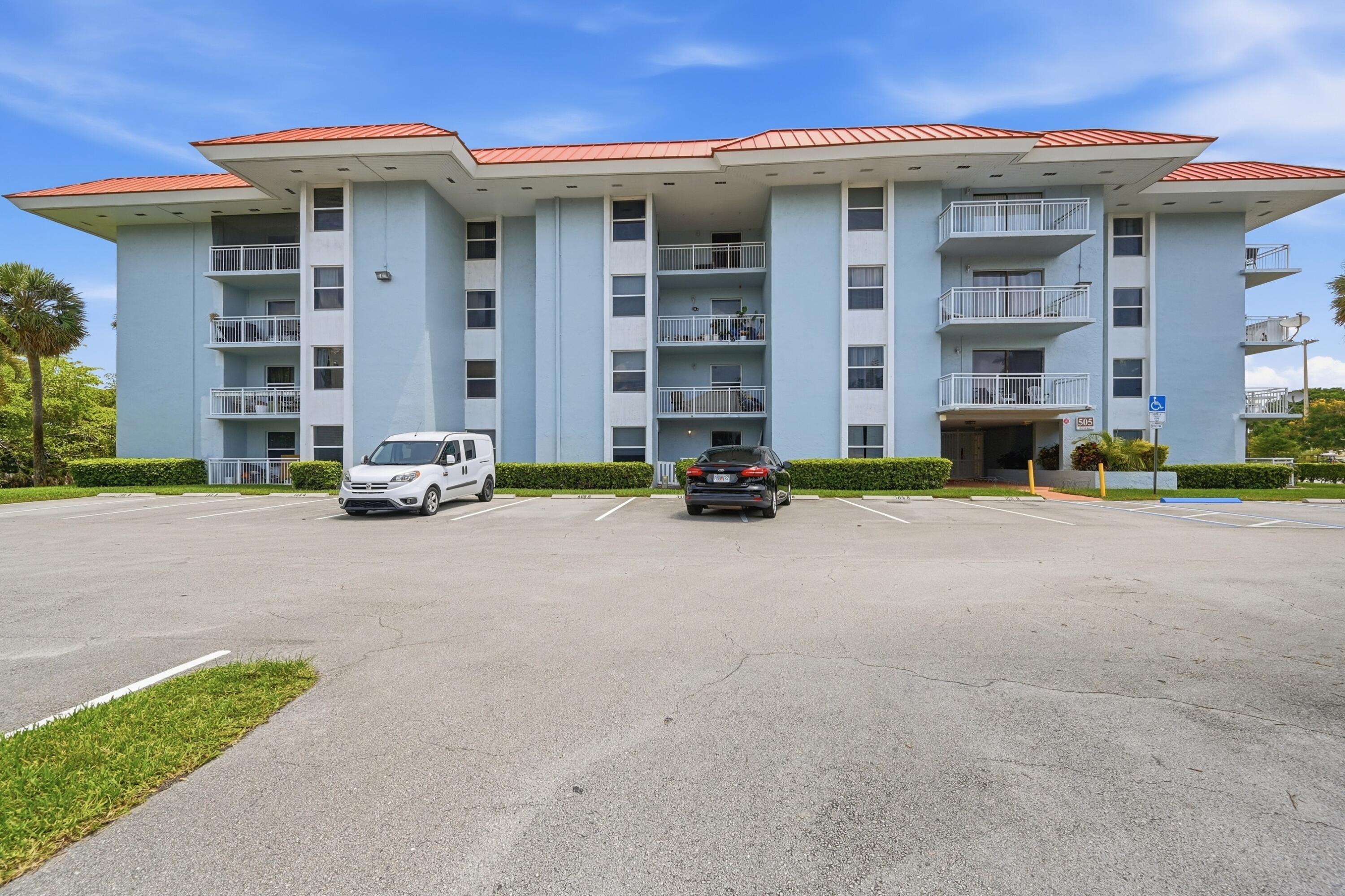NEWPORT CONDO - Residential