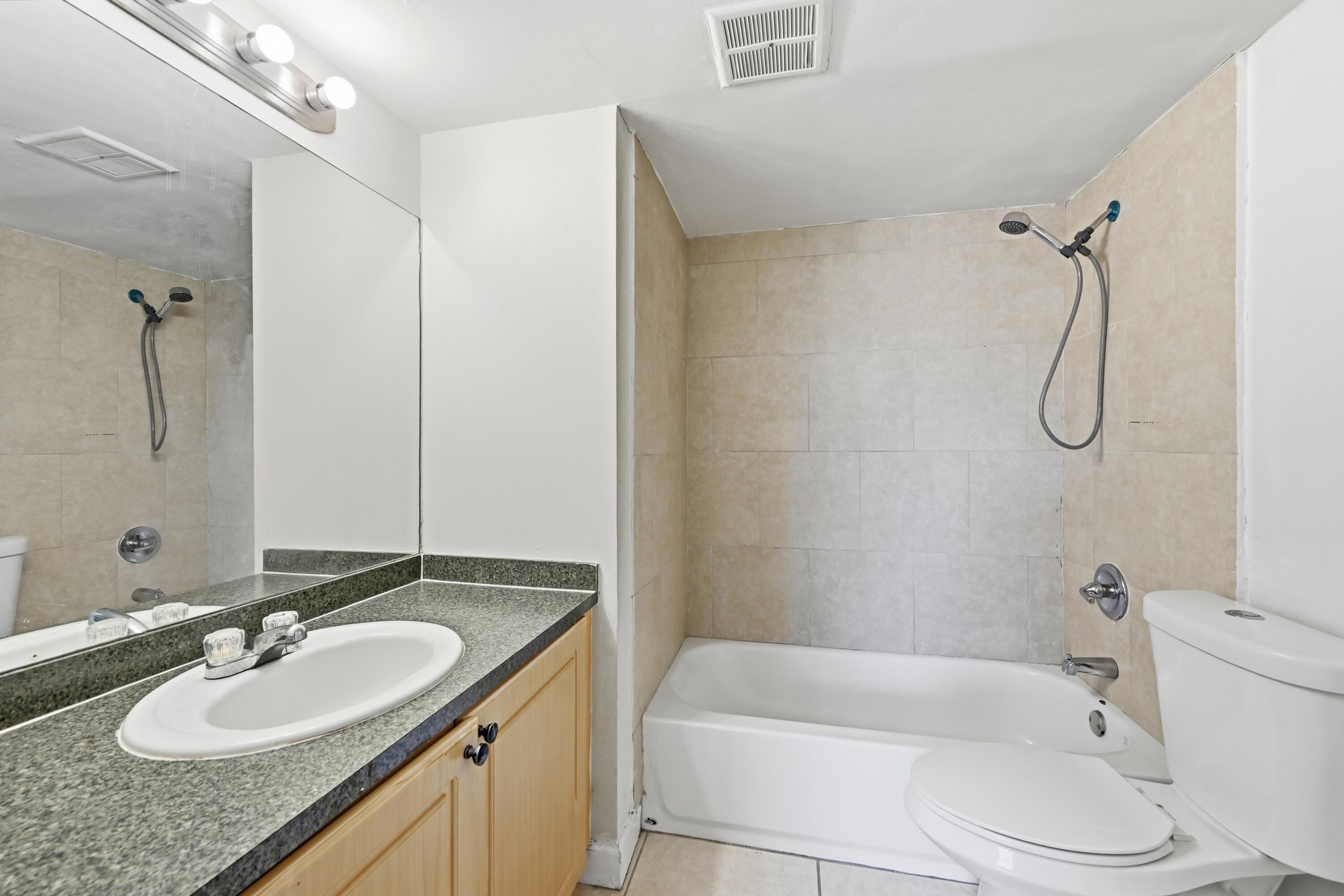 NEWPORT CONDO - Residential