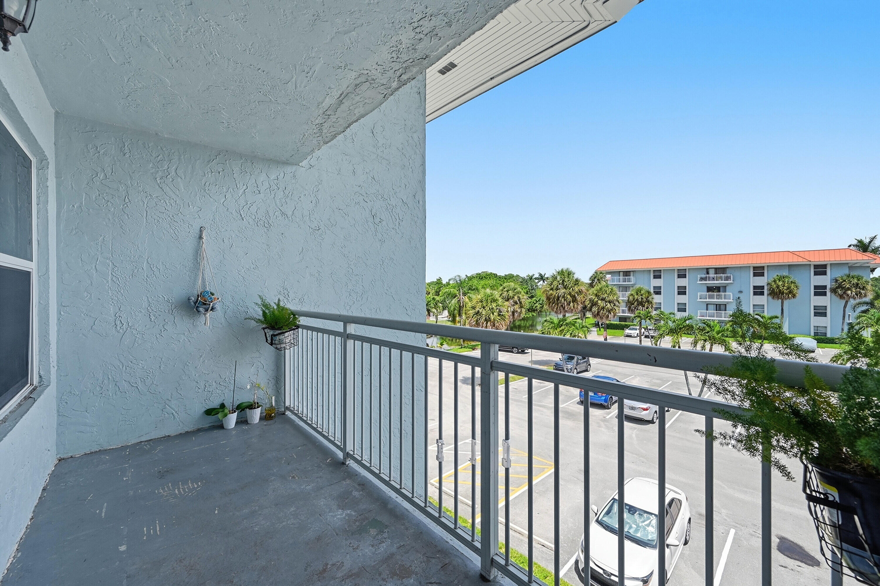 NEWPORT CONDO - Residential