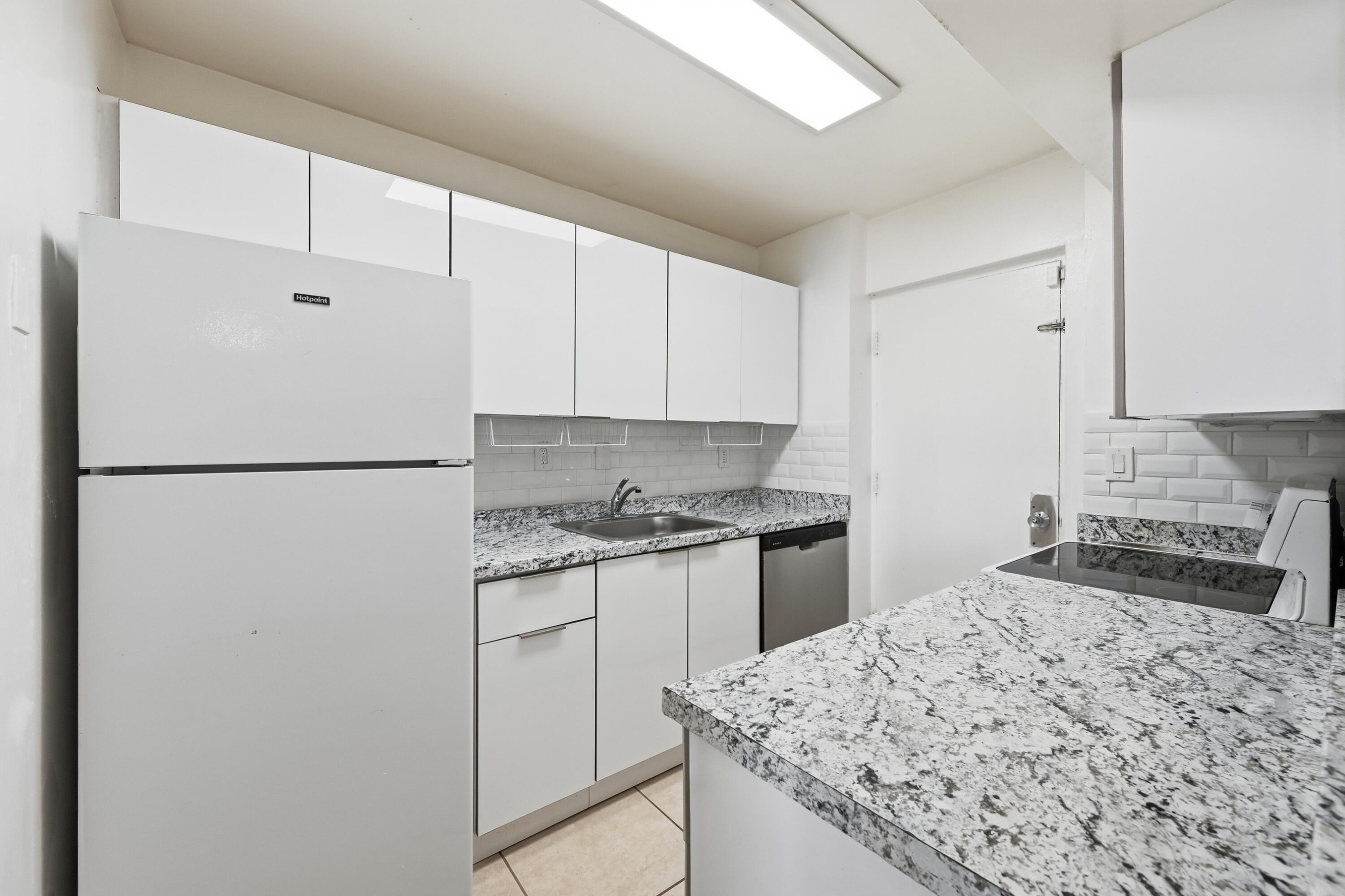 NEWPORT CONDO - Residential