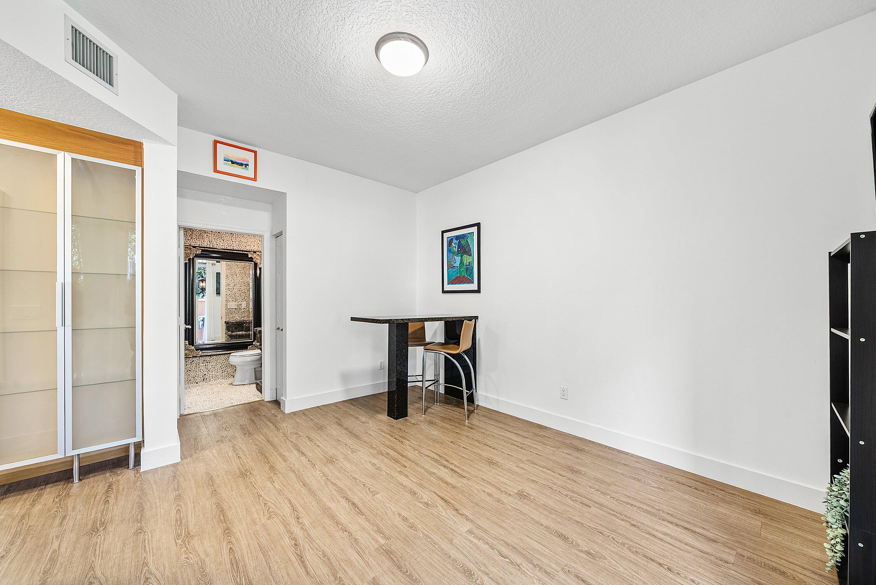 VILLAS AT HARBOR ISLES CONDO - Residential