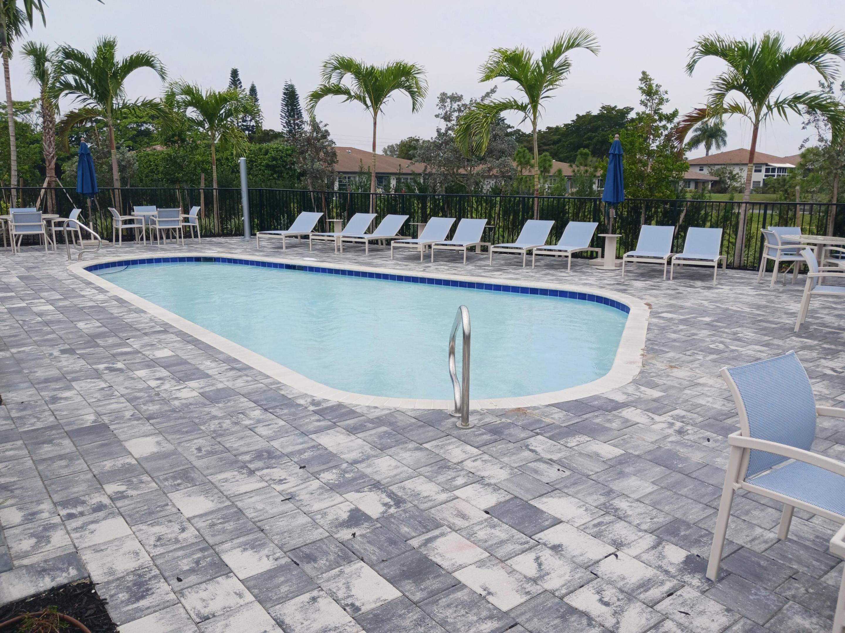 PALM GREENS AT VILLA DEL RAY CONDO II - Residential