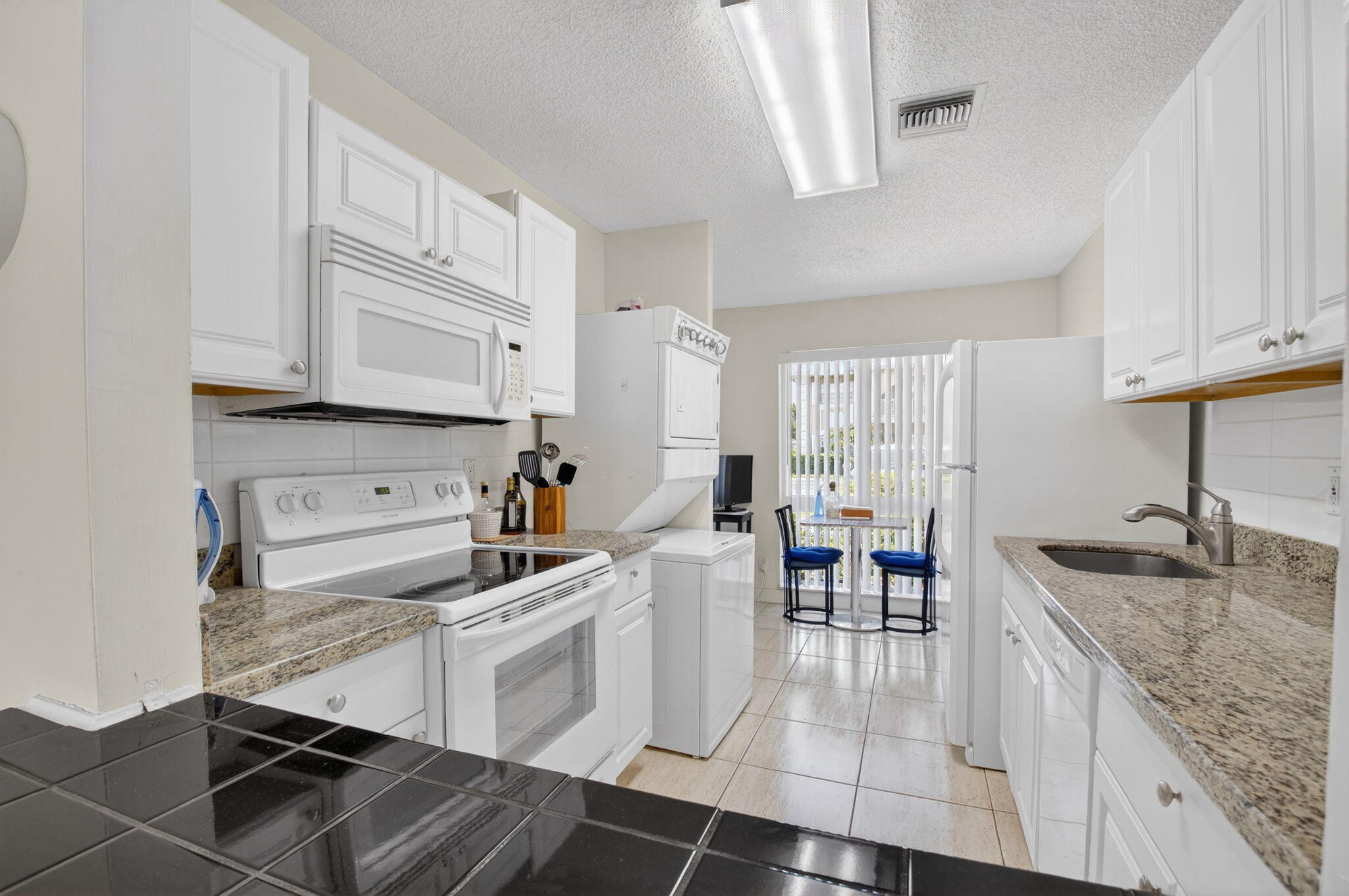 PALM GREENS AT VILLA DEL RAY CONDO II - Residential