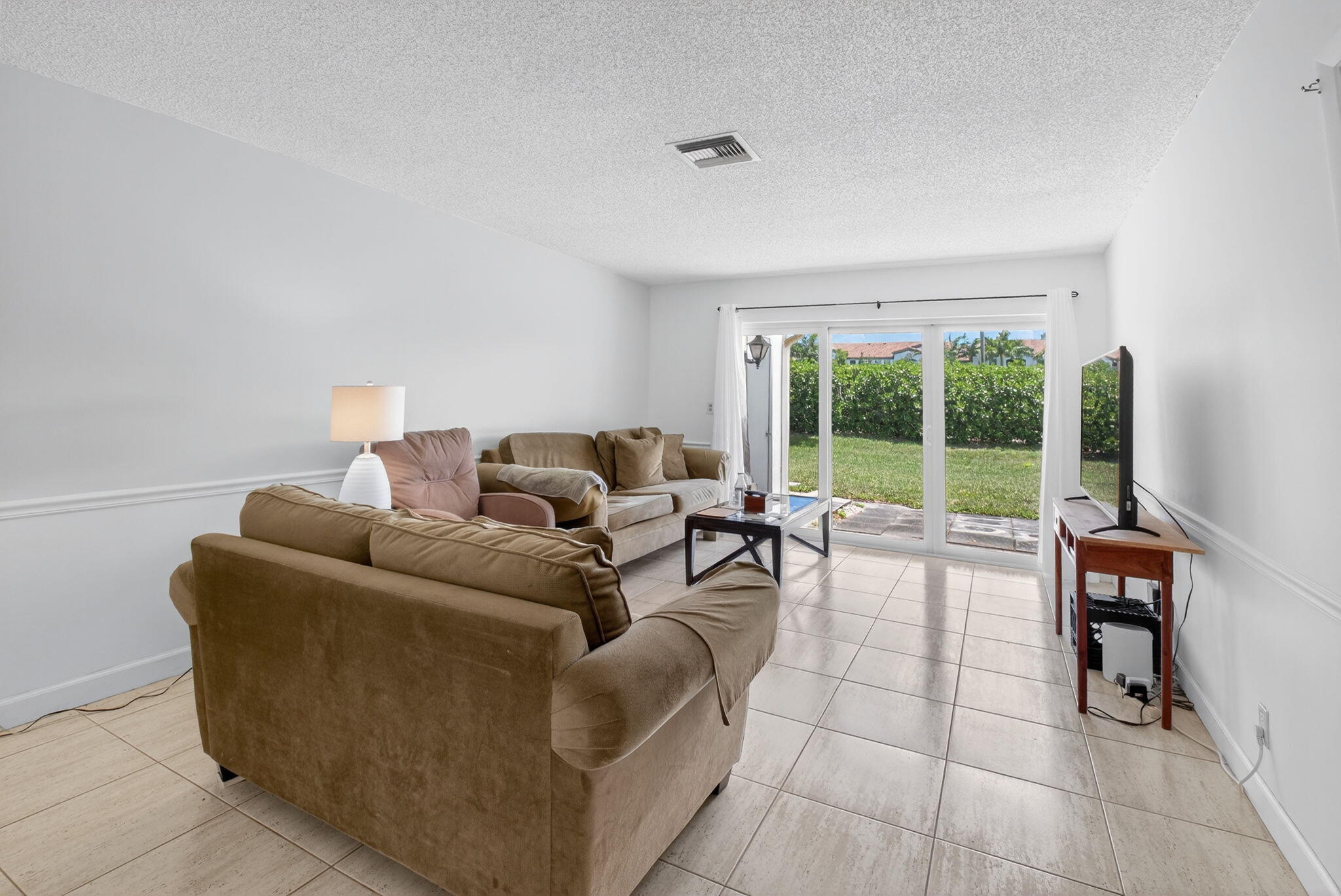 PALM GREENS AT VILLA DEL RAY CONDO II - Residential