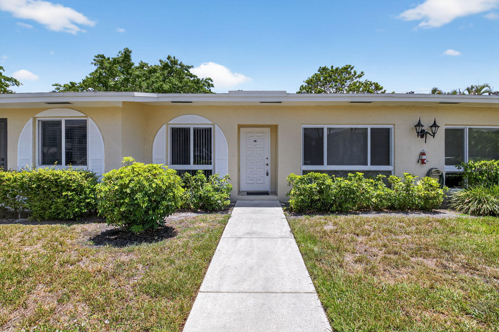 PALM GREENS AT VILLA DEL RAY CONDO II - Residential
